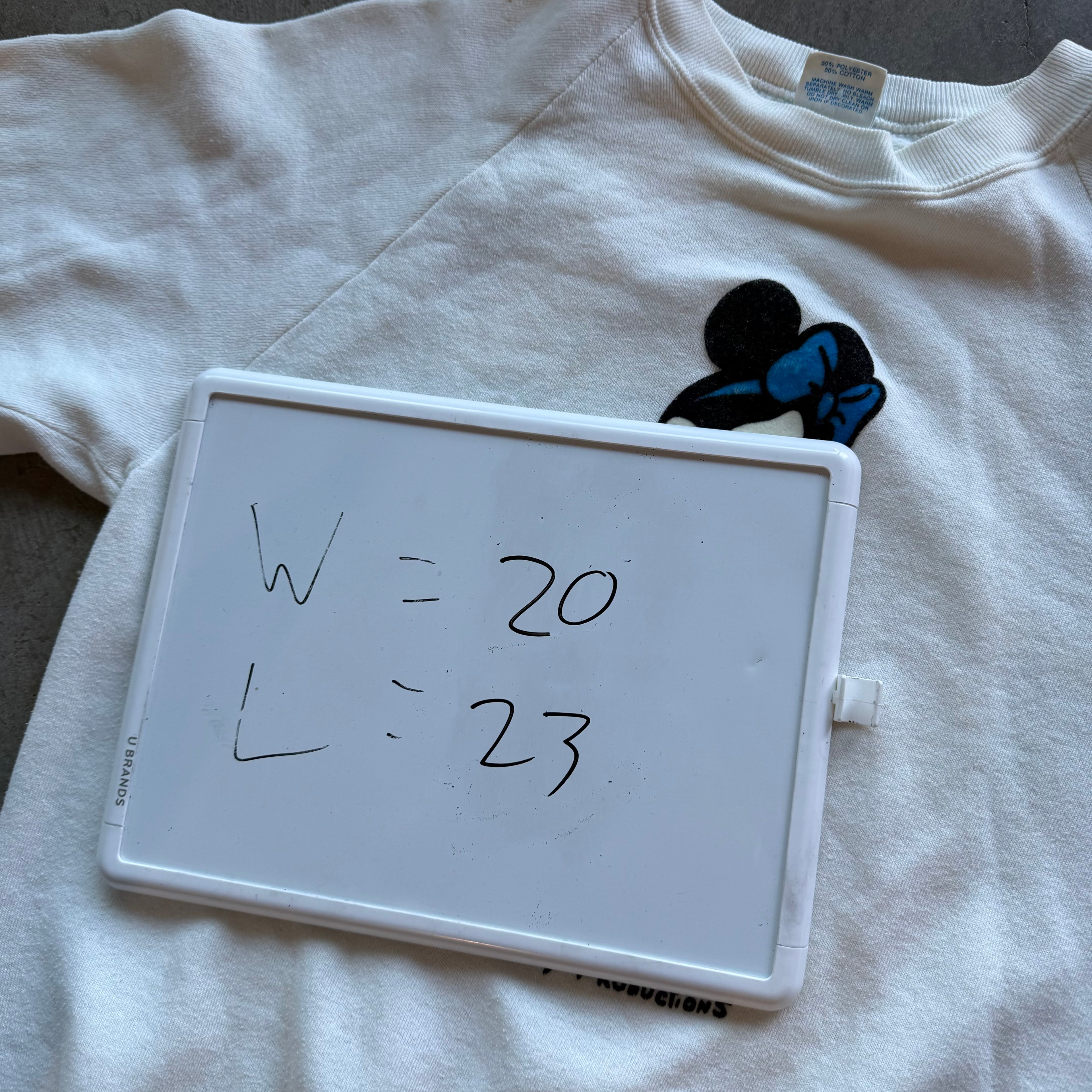 L 80s Minnie Mouse Crewneck