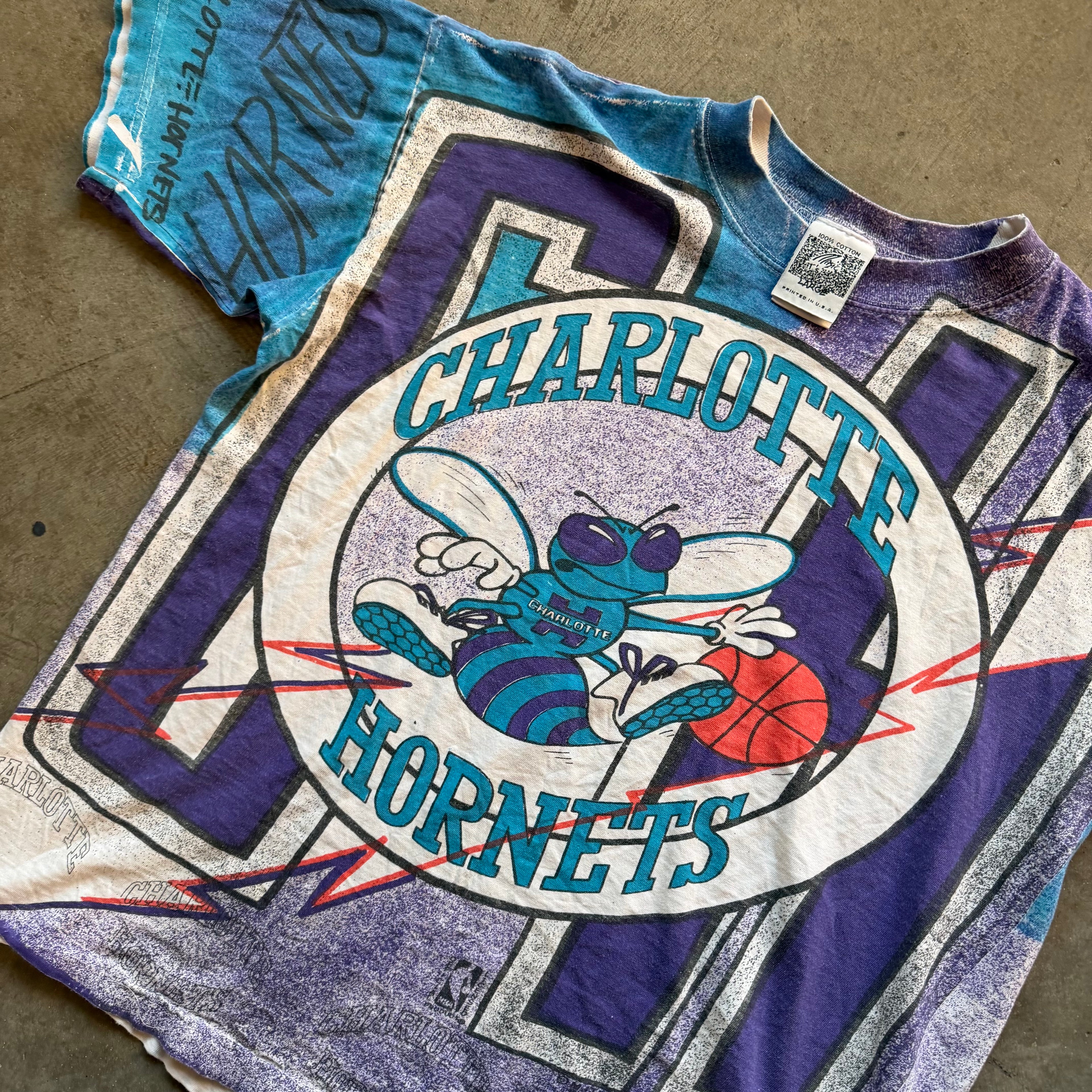 L 90s Charolette Hornets Magic Johnson Tee
