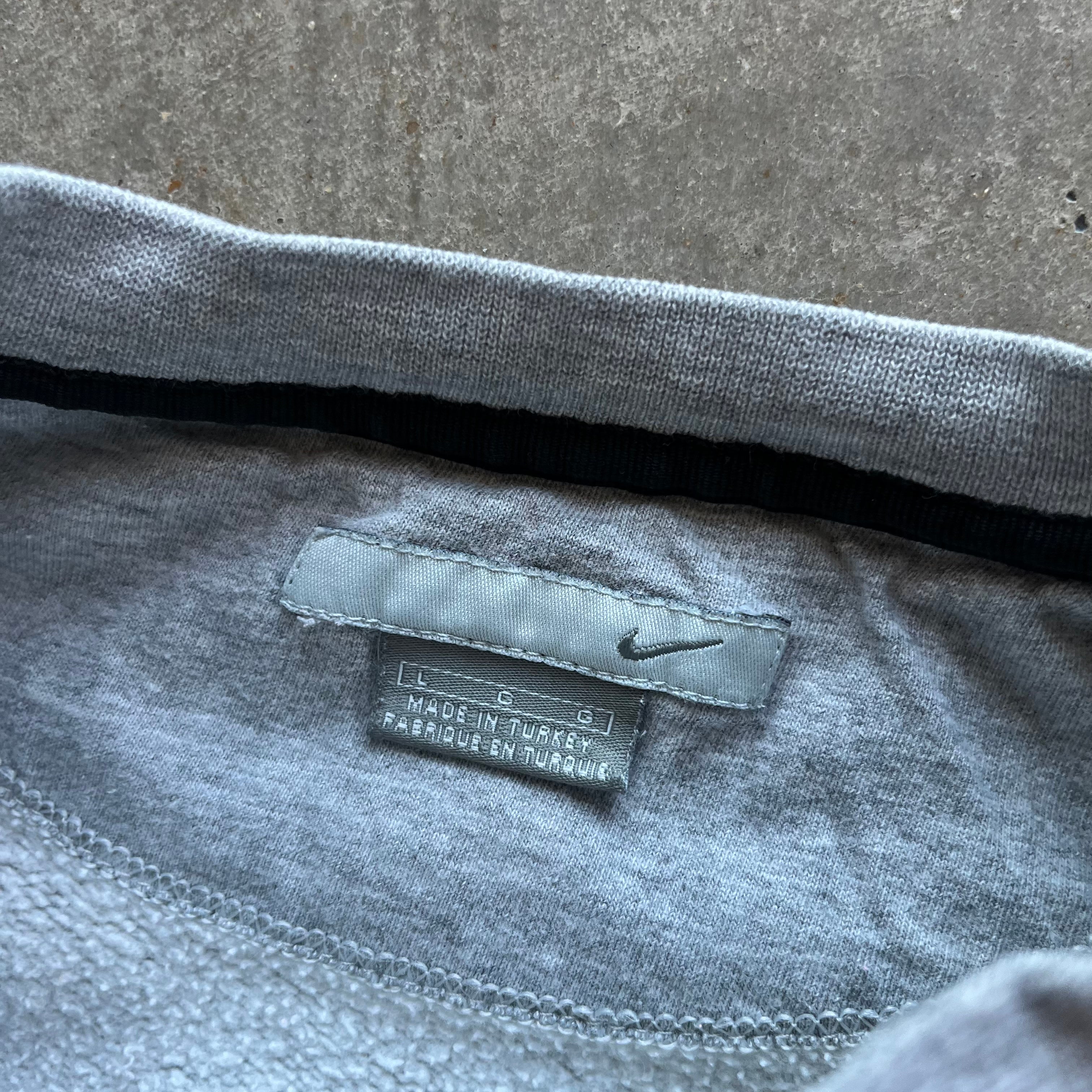 L 00s Nike Crewneck
