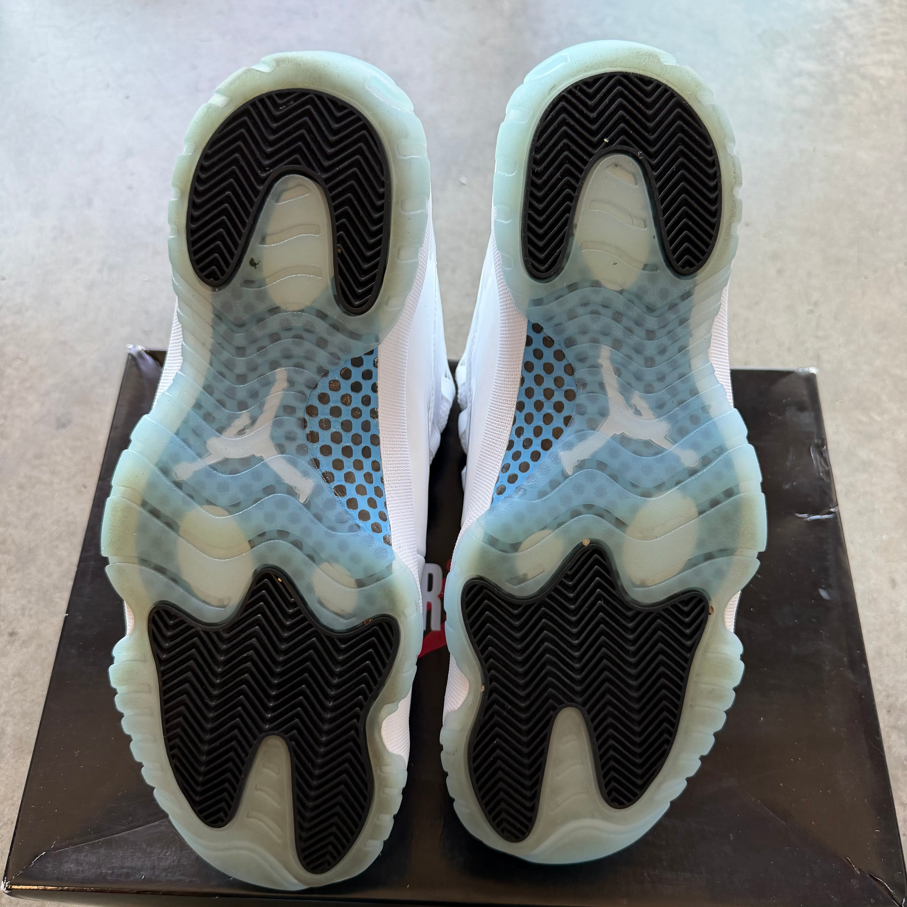 11 Used Jordan 11 Legend Blue