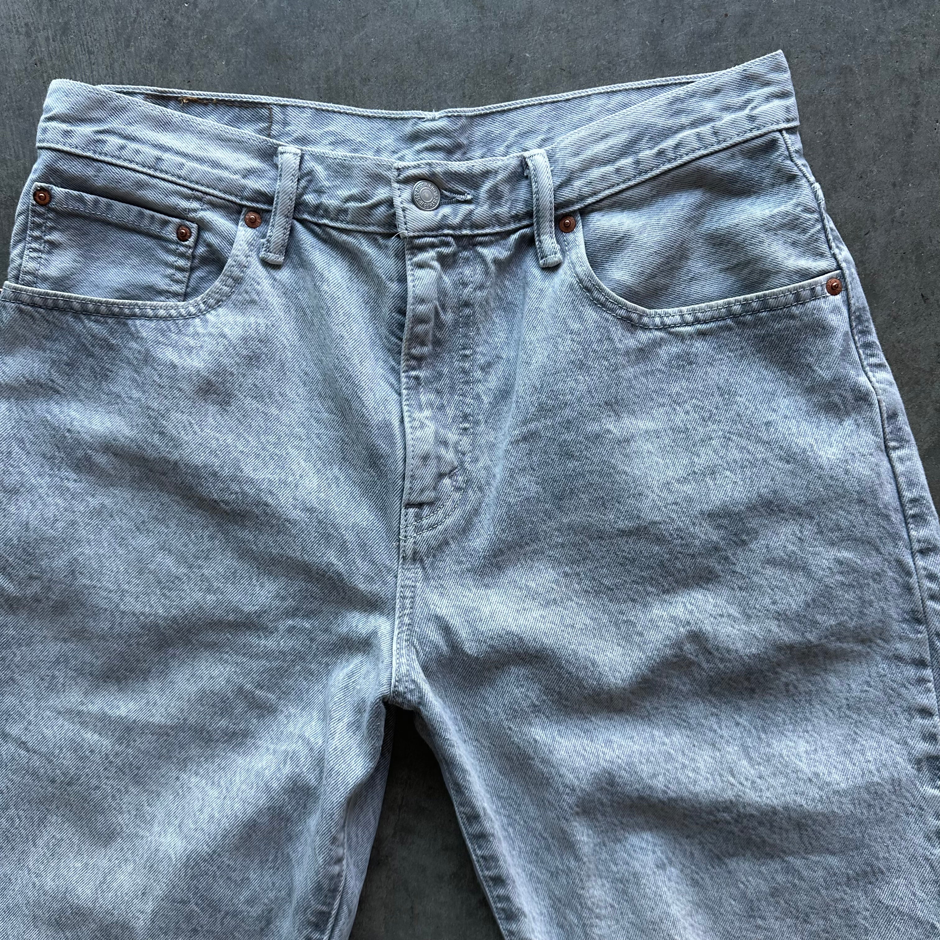 32w Grey Levis Shorts