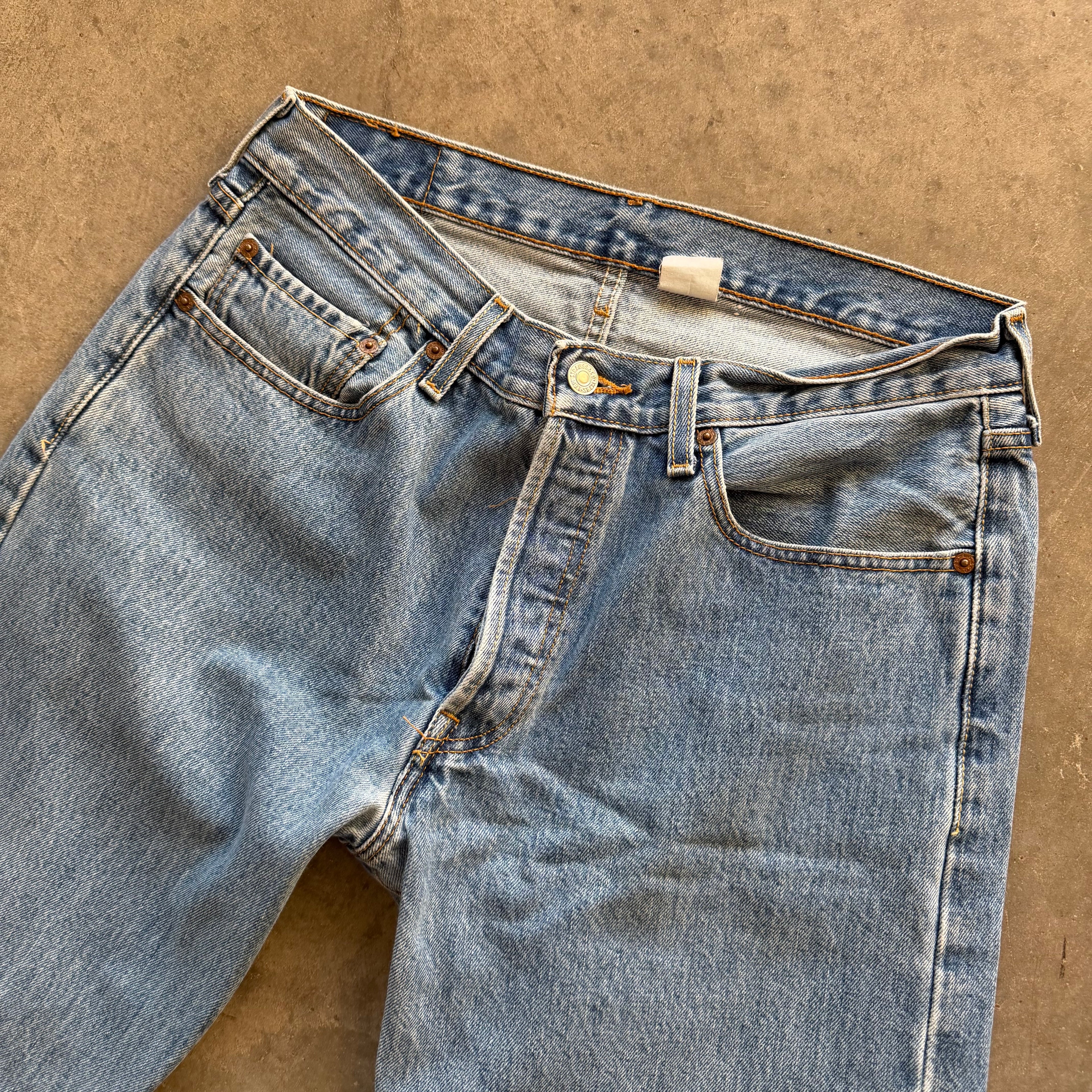 32x32 90s Denim Levi’s 501s