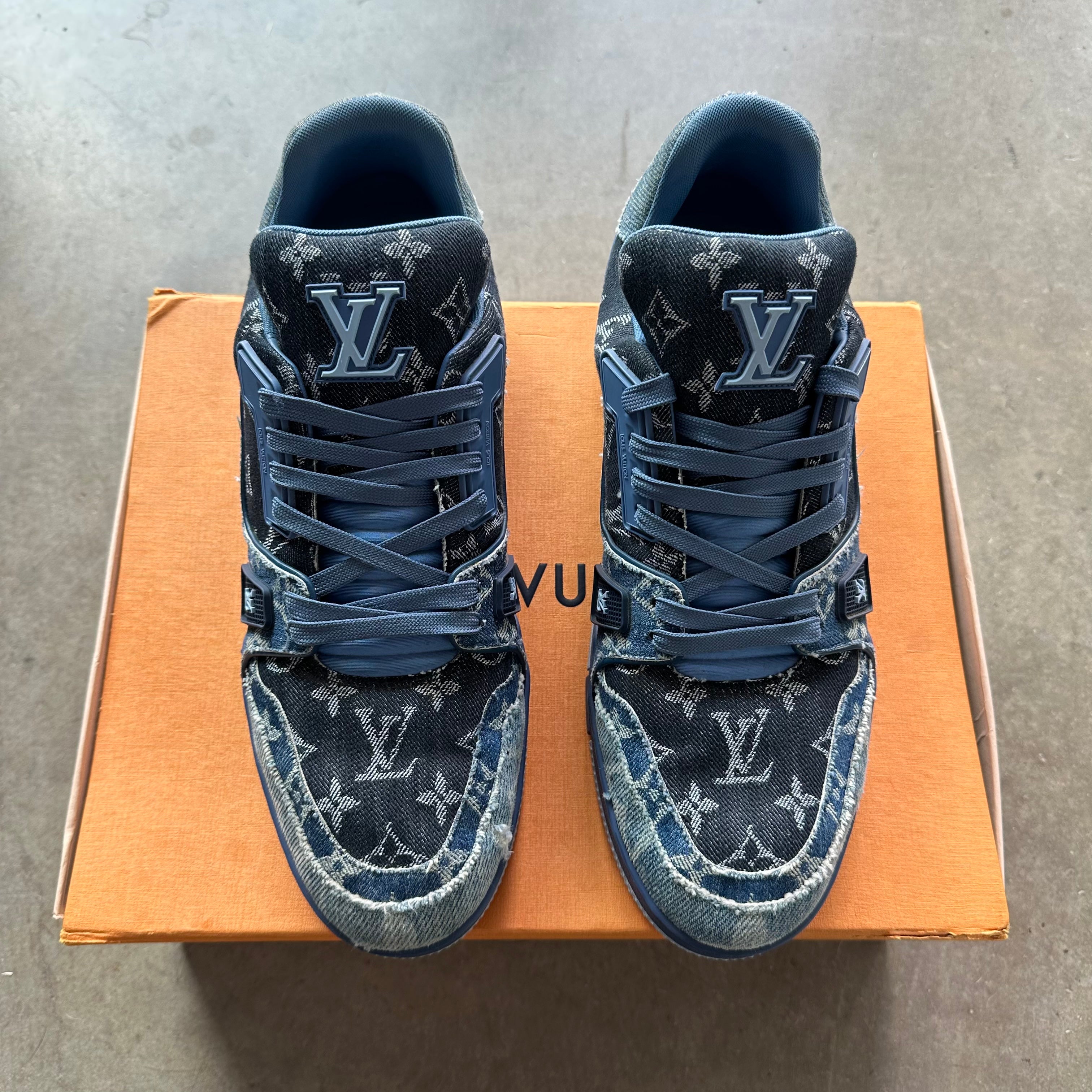 10.5 Used LV Trainer Blue Denim