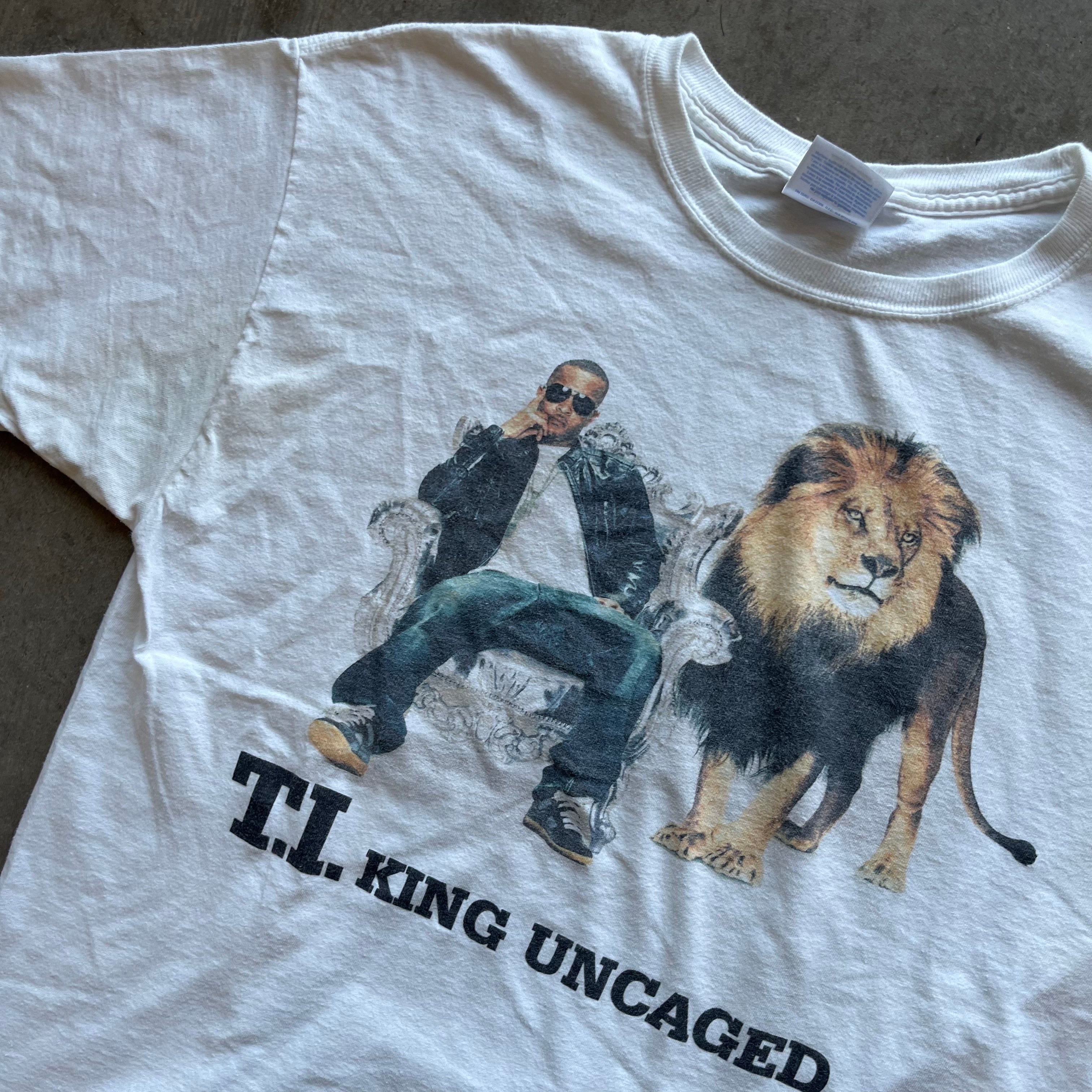 L 00s T.I. King Uncaged Tee