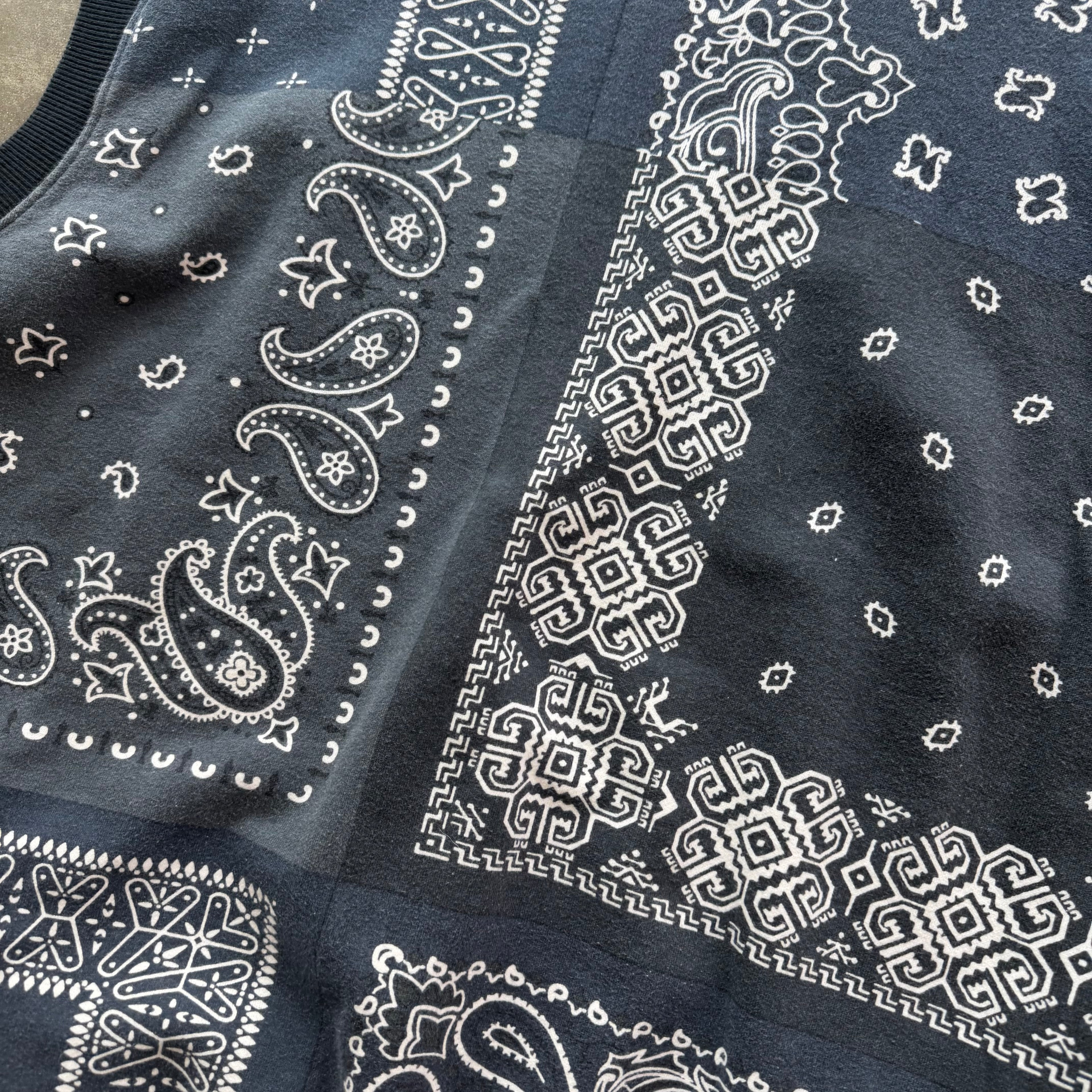 XL Kapital Sweater Vest Paisley