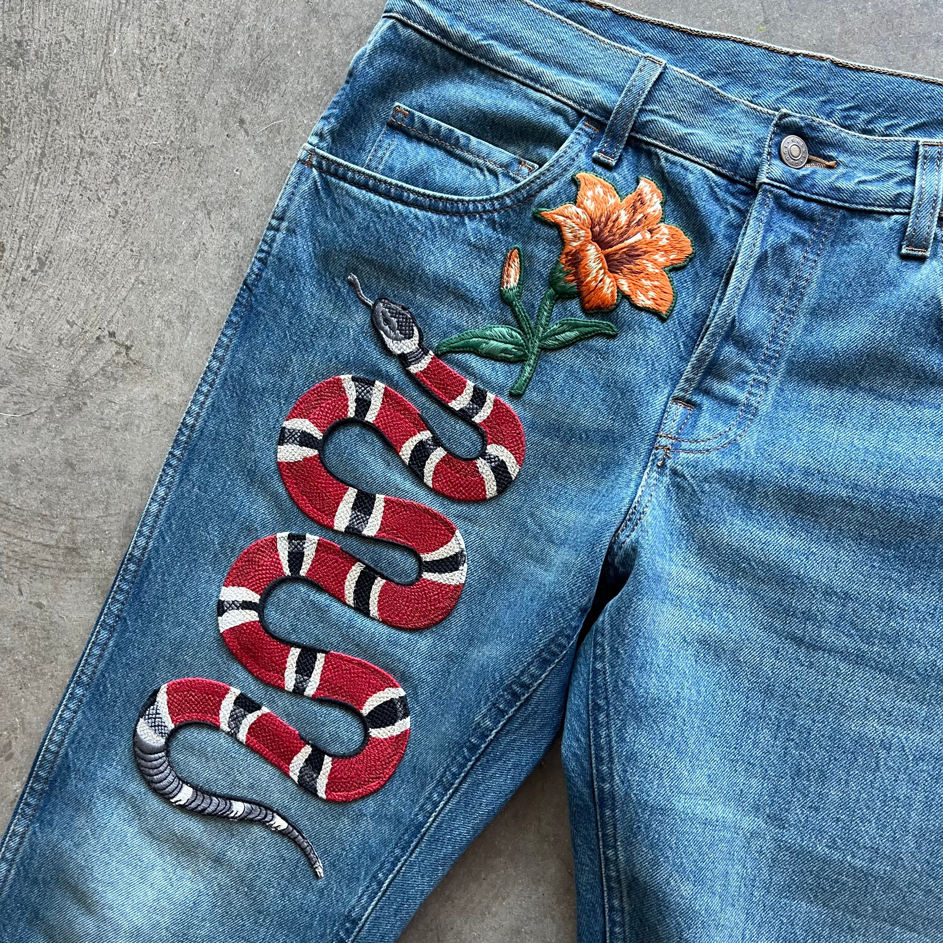 36x30 Gucci Snake Jeans DS