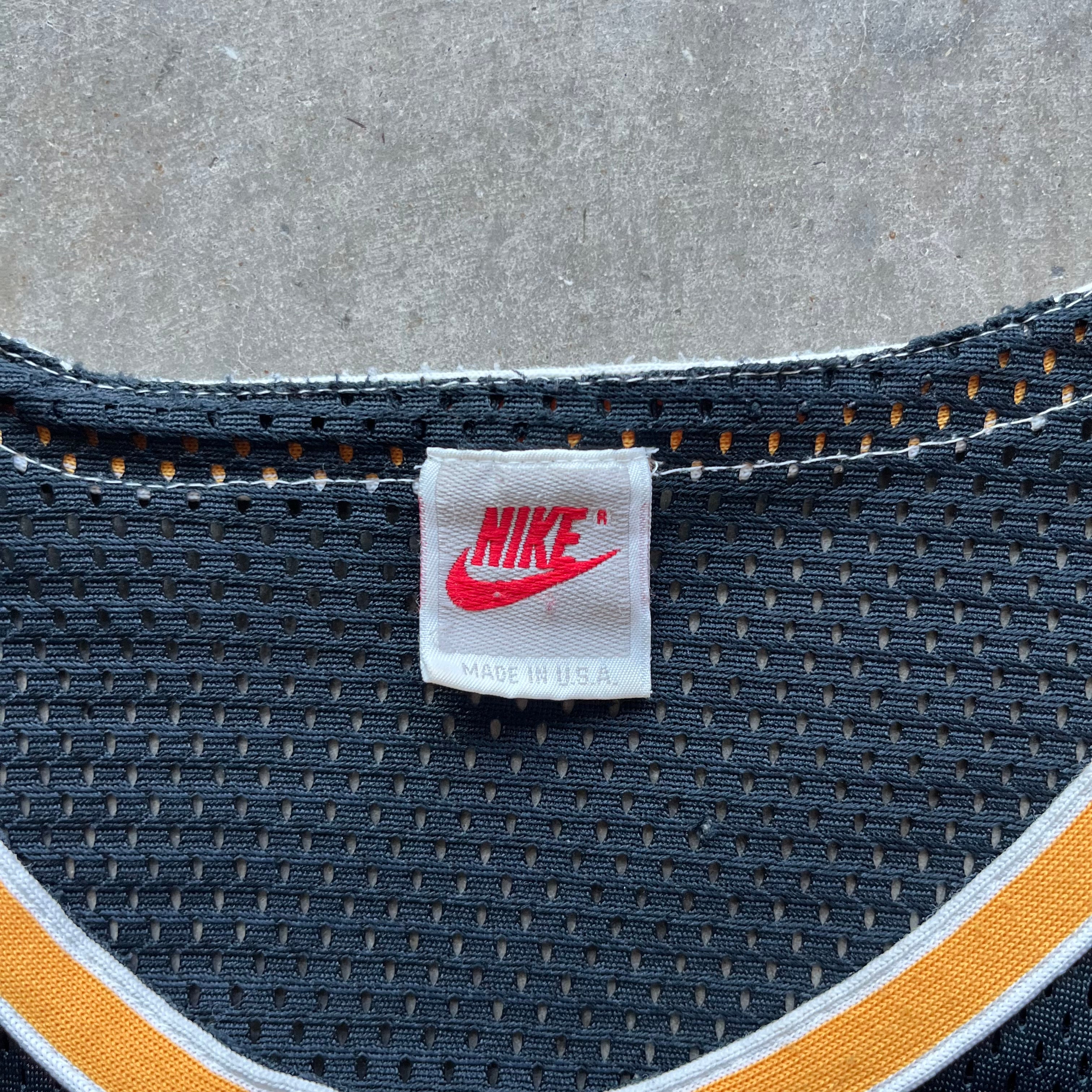 L 90s Bootleg Nike Jersey