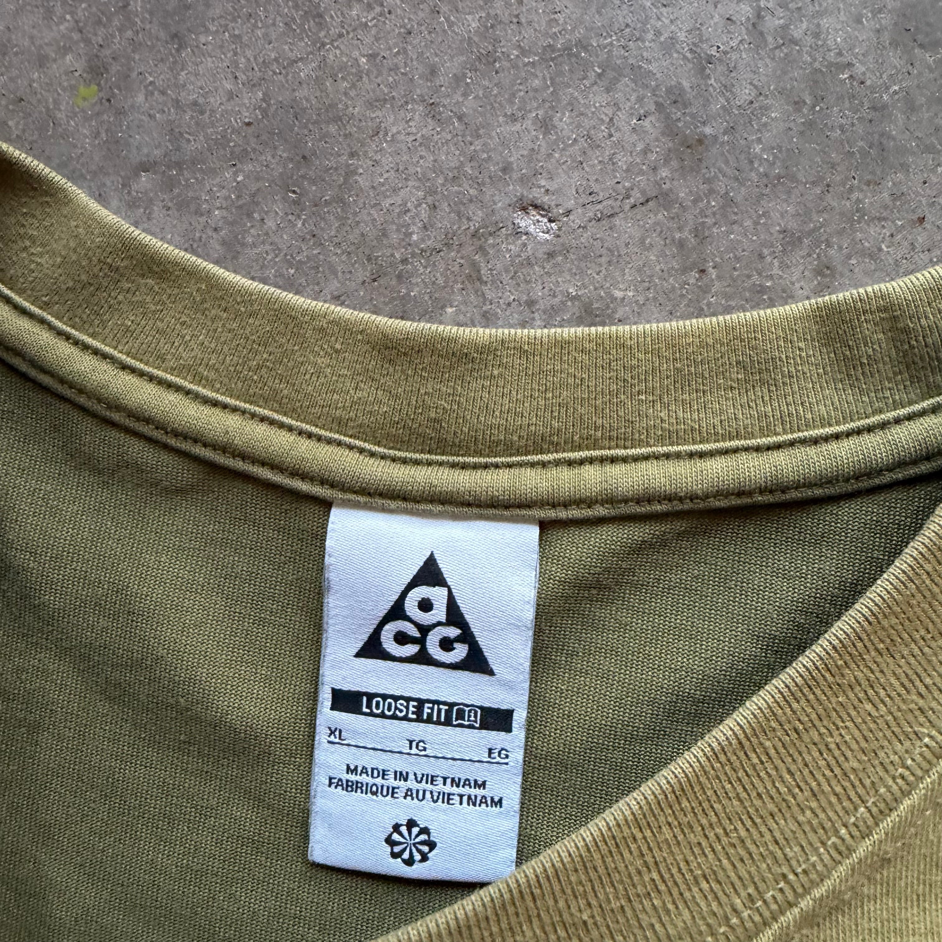 XL Nike ACG Tee