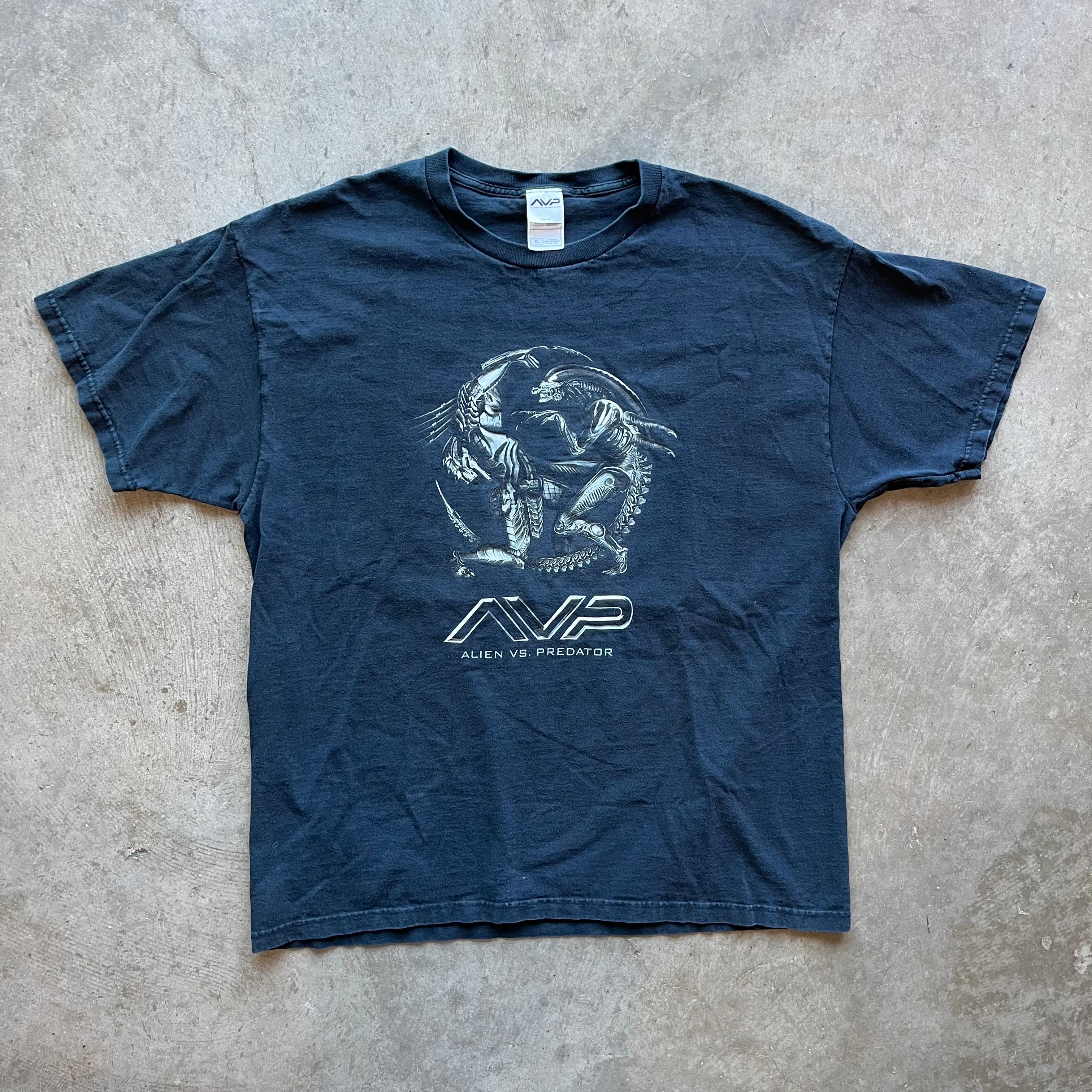 XL 04 Alien vs Predator Movie Tee