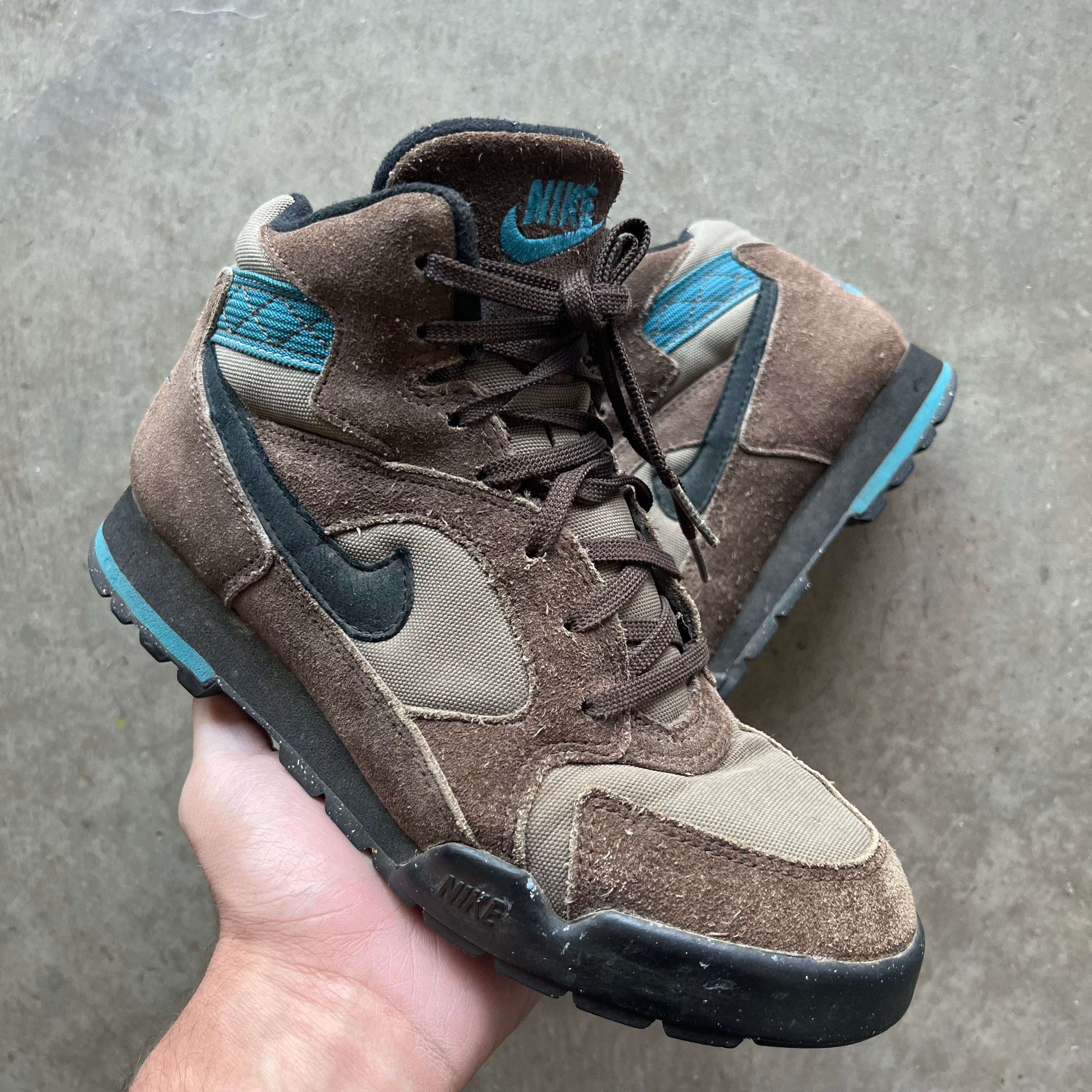 7 Used 00s Nike Hiking Boots