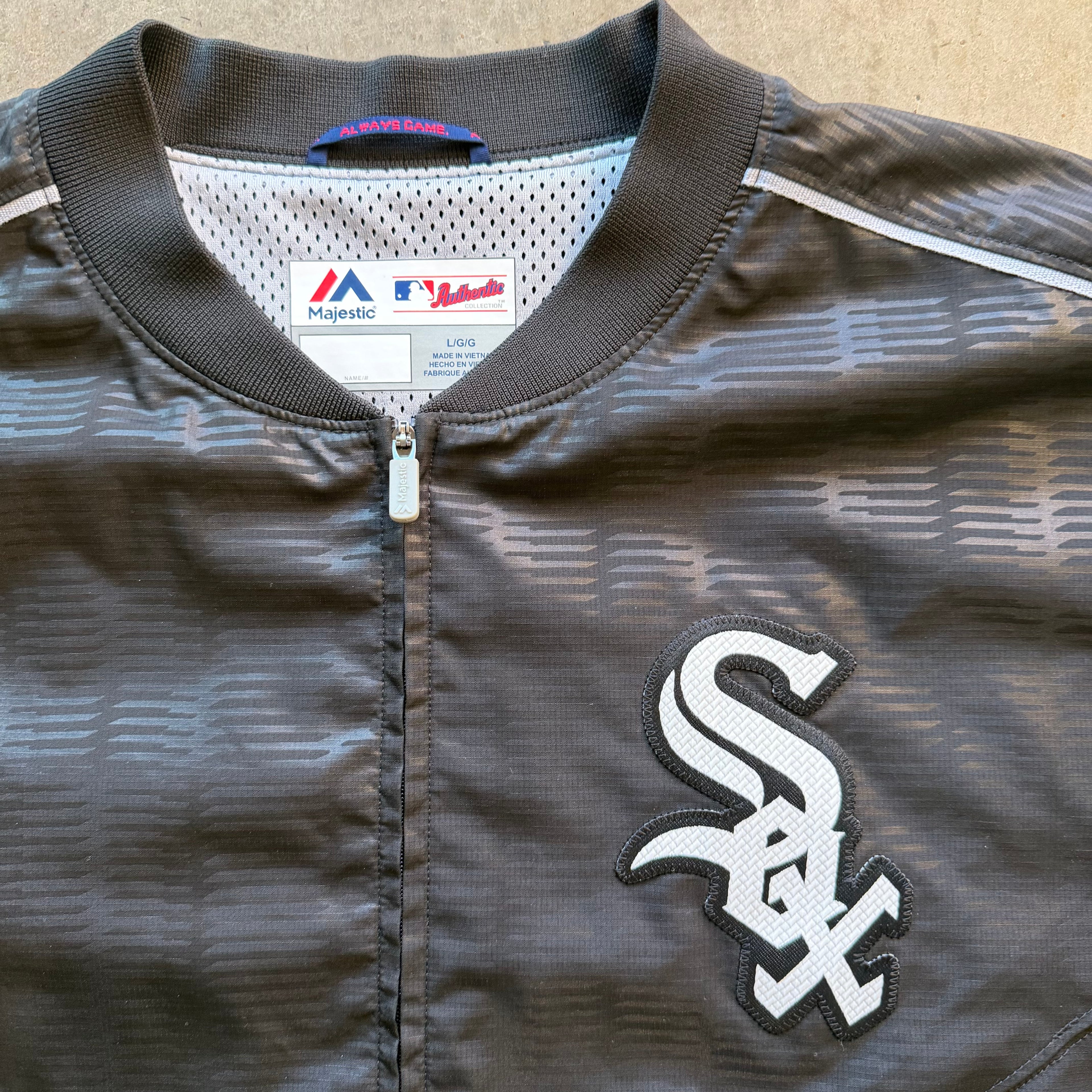 L 00s White Sox Warm Up