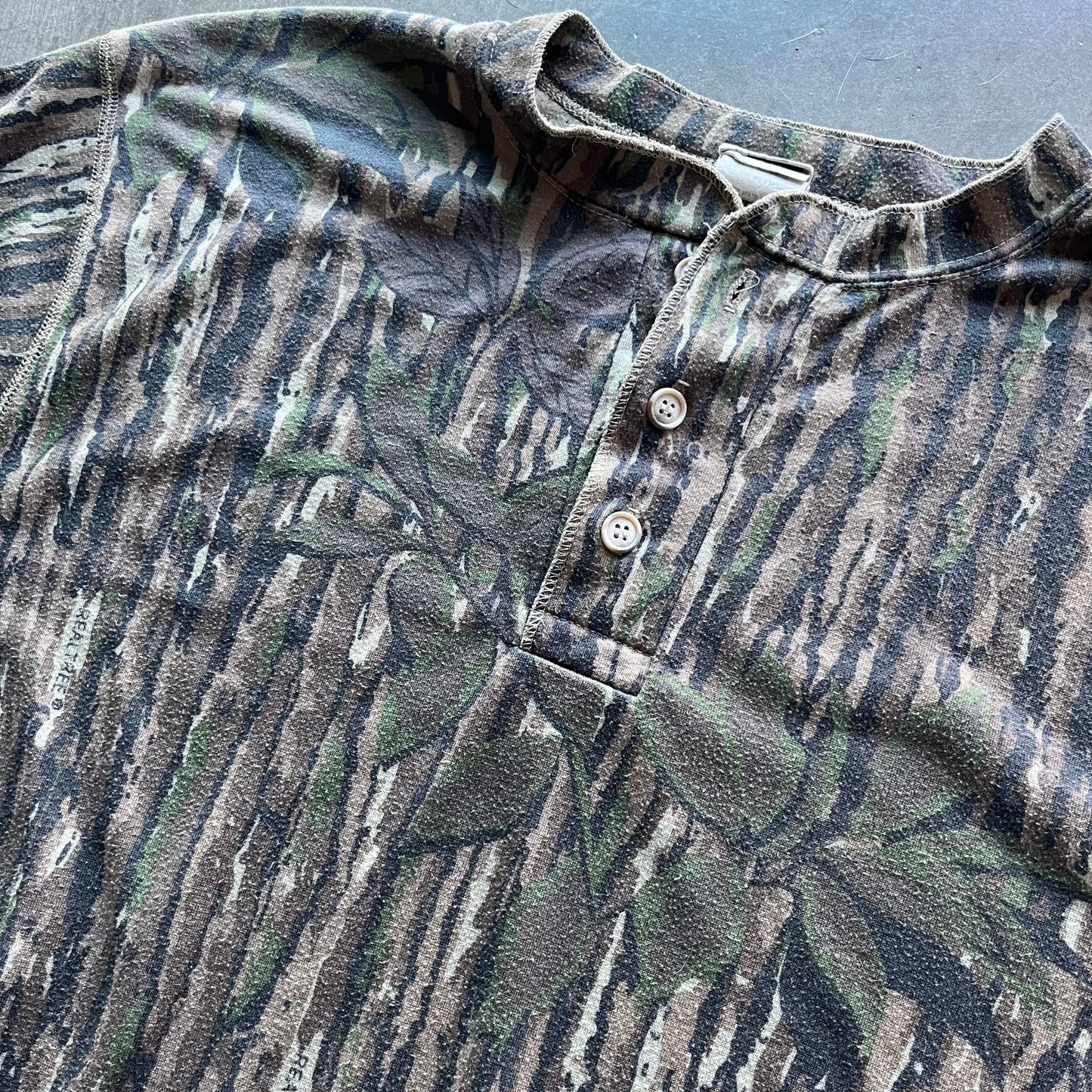 XL 90s Real Tree Camo Longsleeve