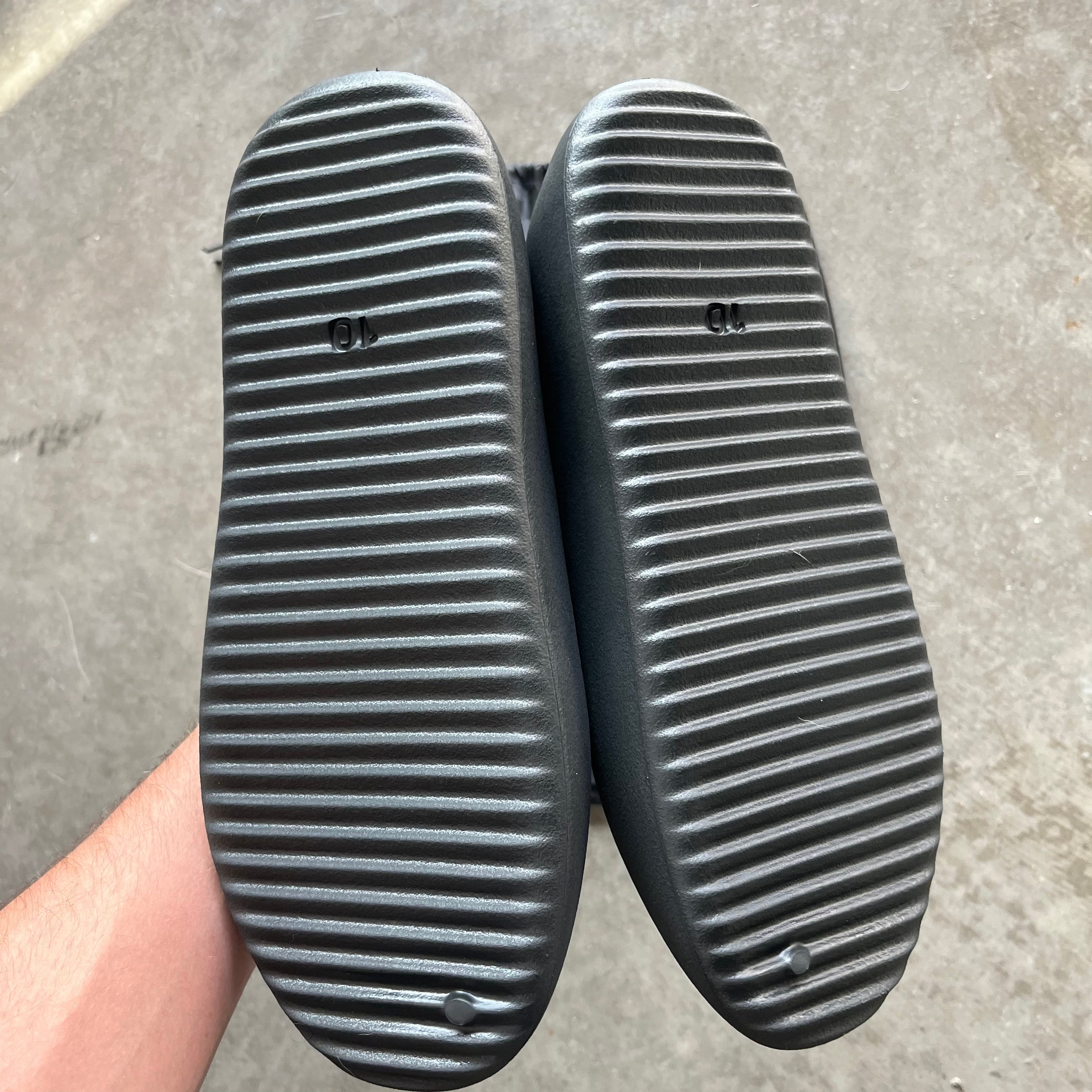 10 Brand New Yeezy SL-02