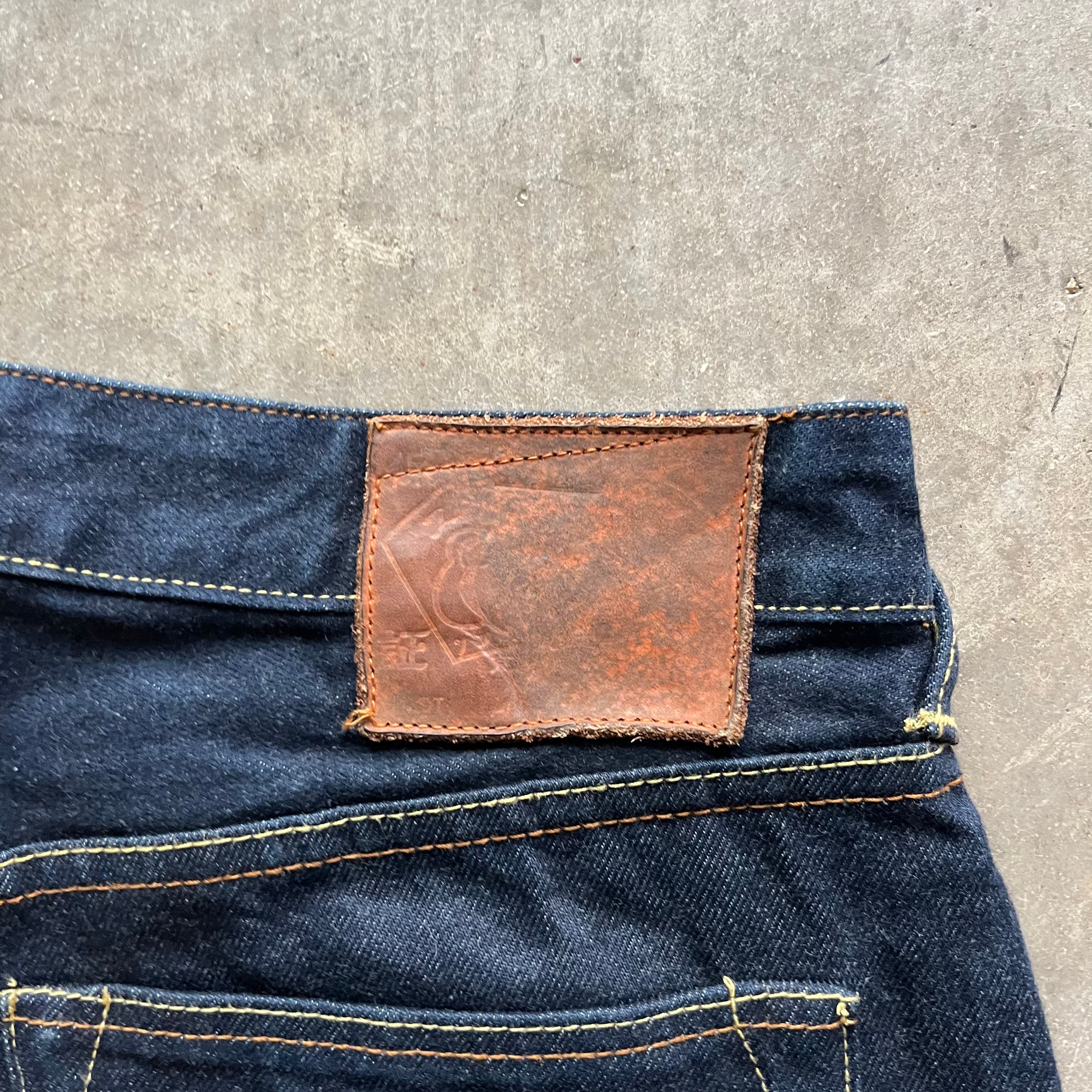 34x32 00s White Dragon Evisu Jeans