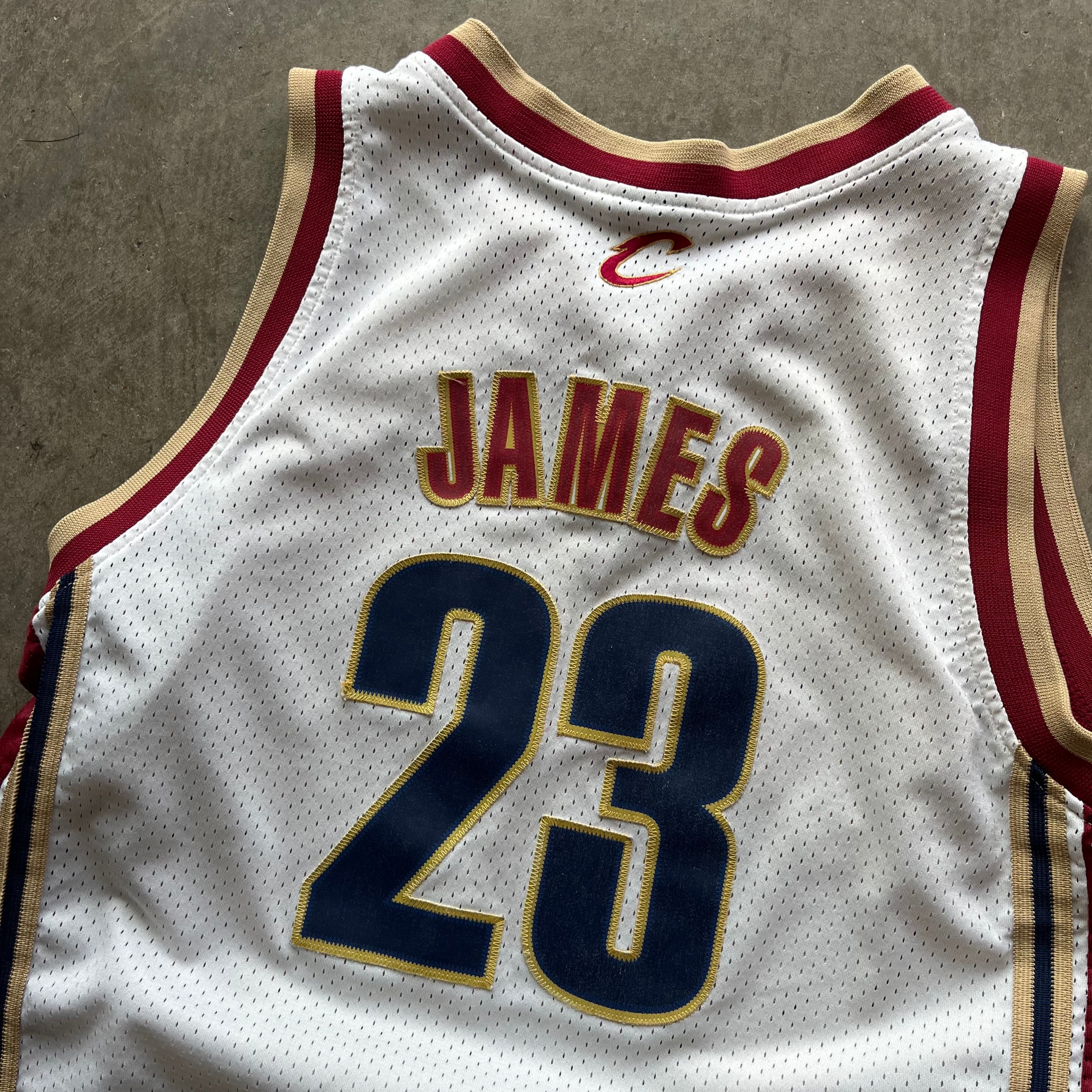 M 00s Lebron Cavs Jersey