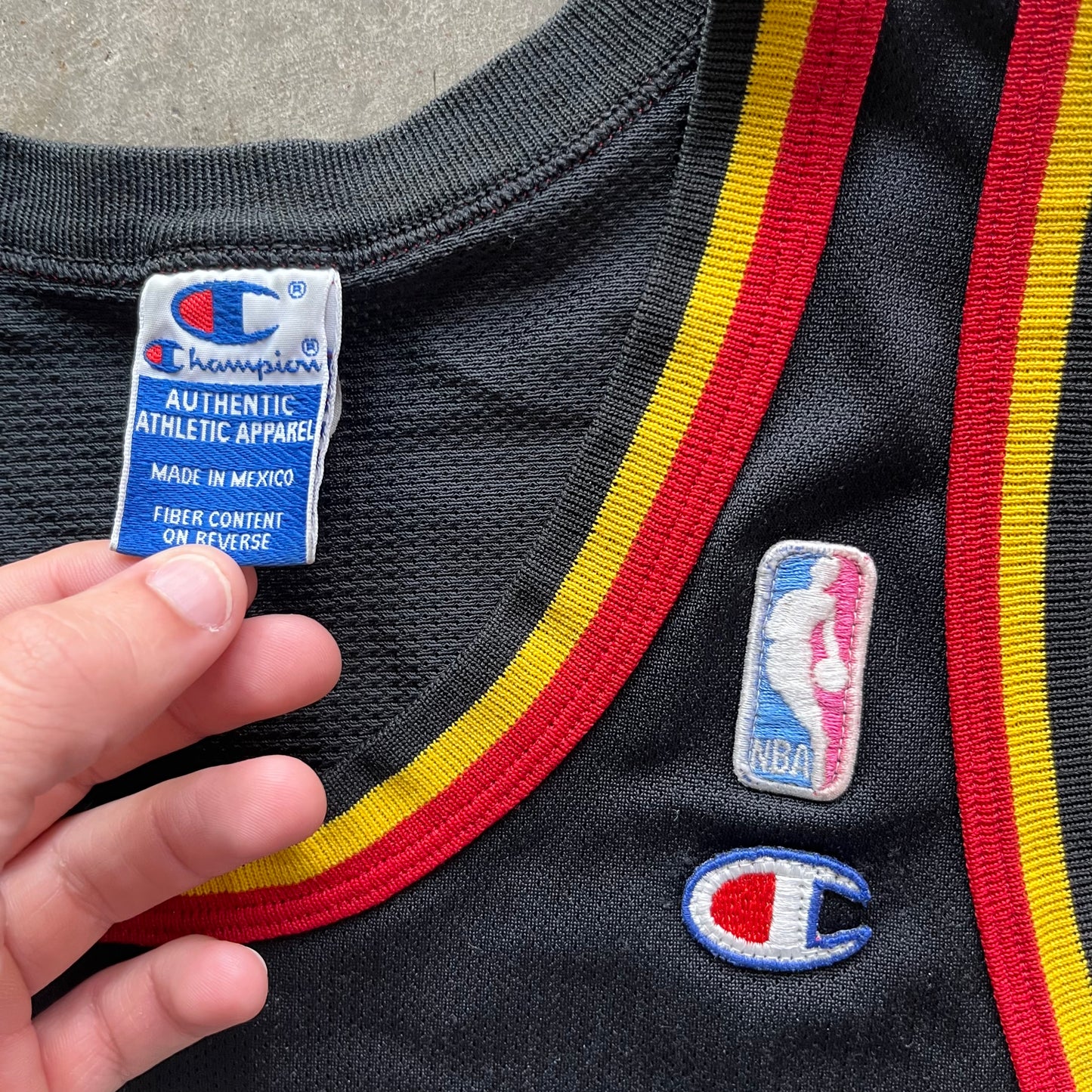 L 90s Mutombo Hawks Jersey