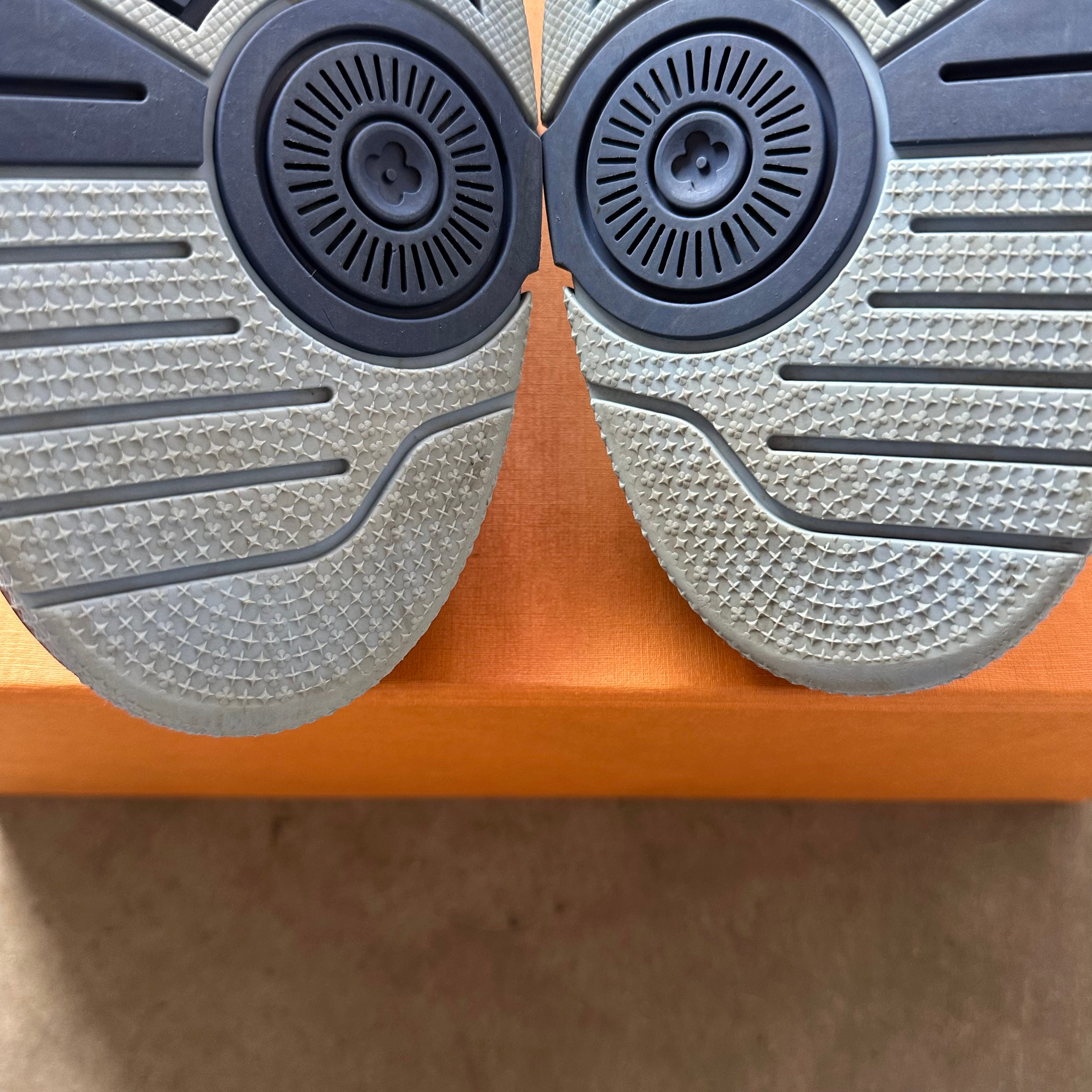 10.5 Used LV Trainer Blue Denim
