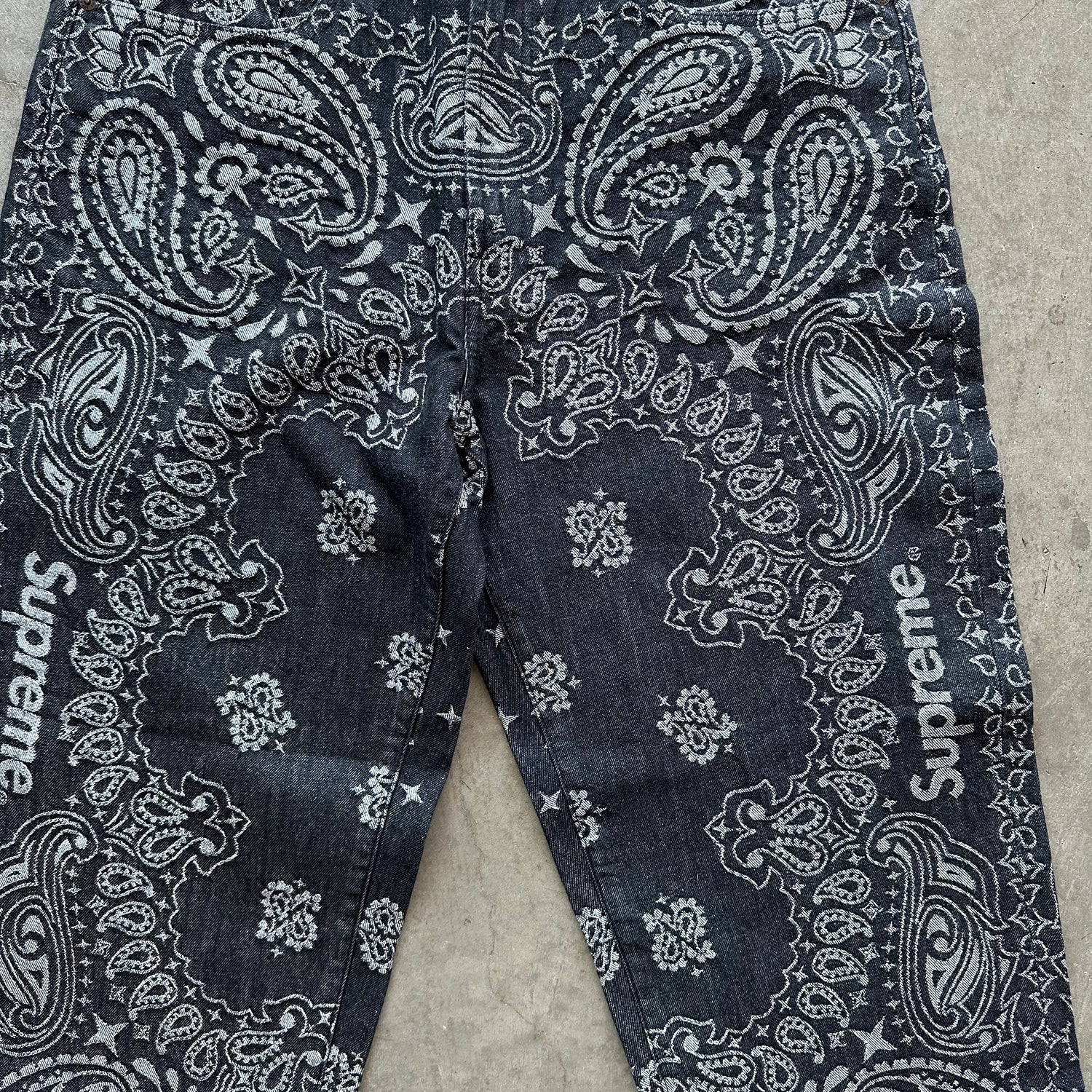 34w New Supreme Jacquard Paisley Pants