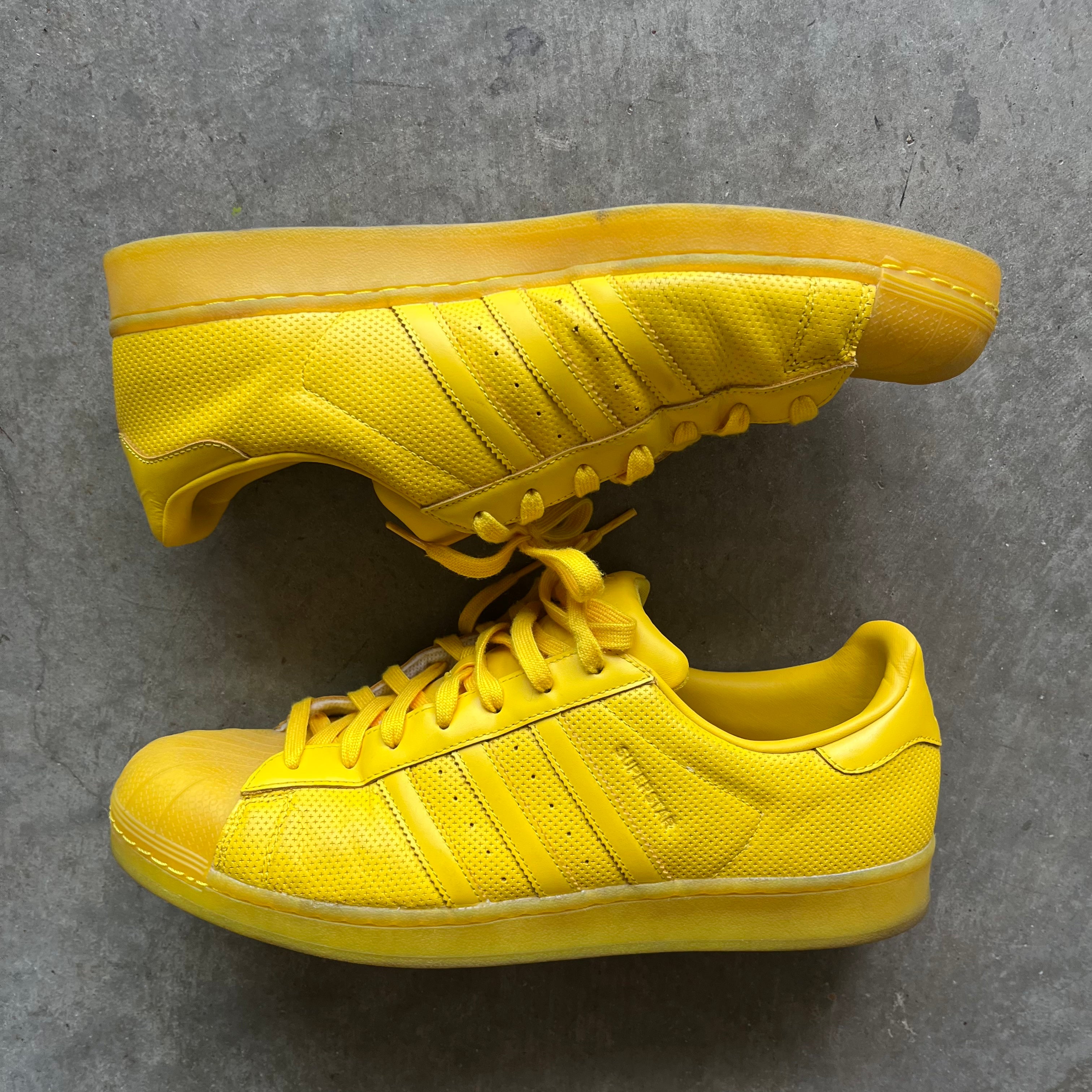14 Used Adidas Superstar Adicolor Yellow