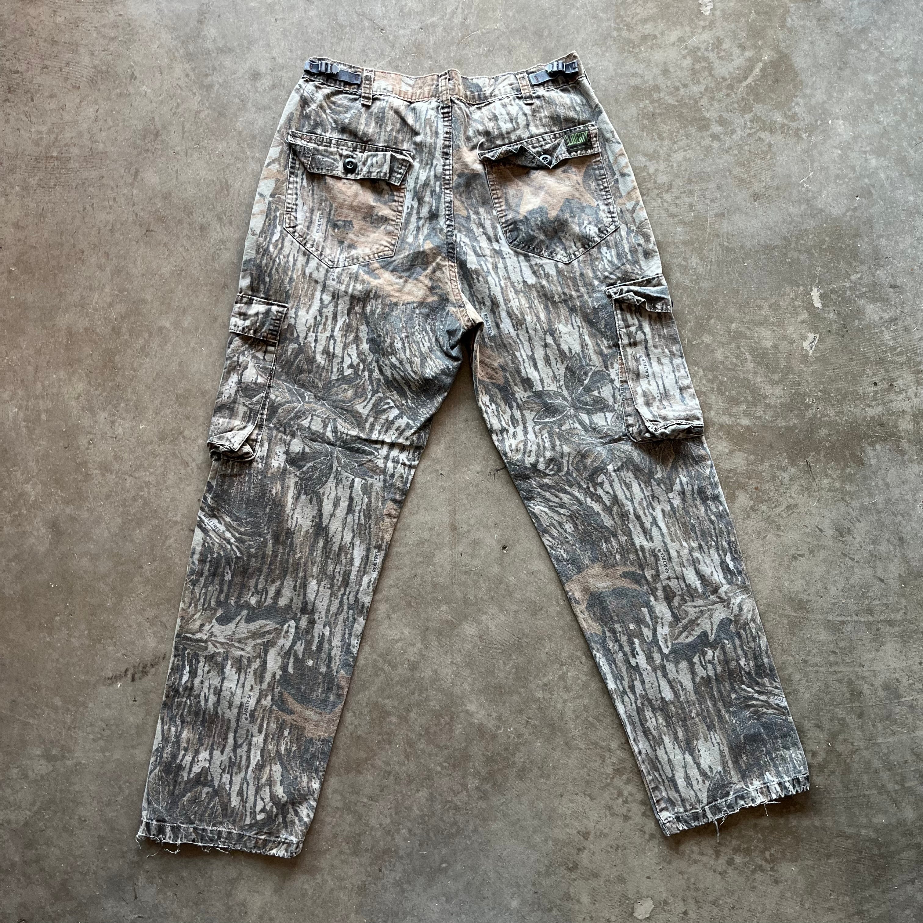 32x32 00s Real Tree Camo Pants