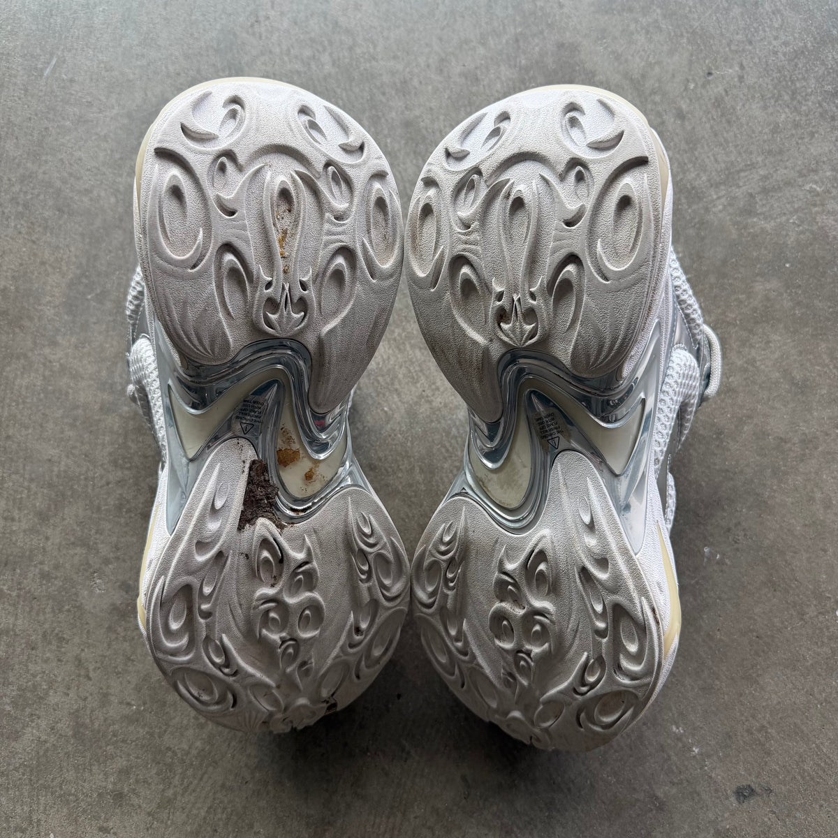 12 Various Zero Sneaker White