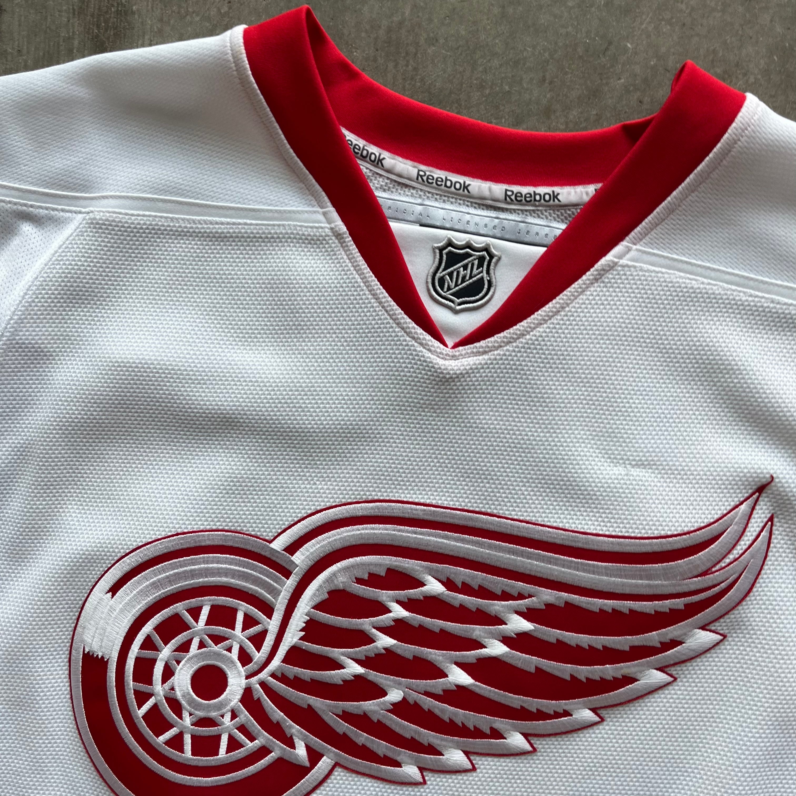 L 00s Detroit Redwings Warm Up Jersey