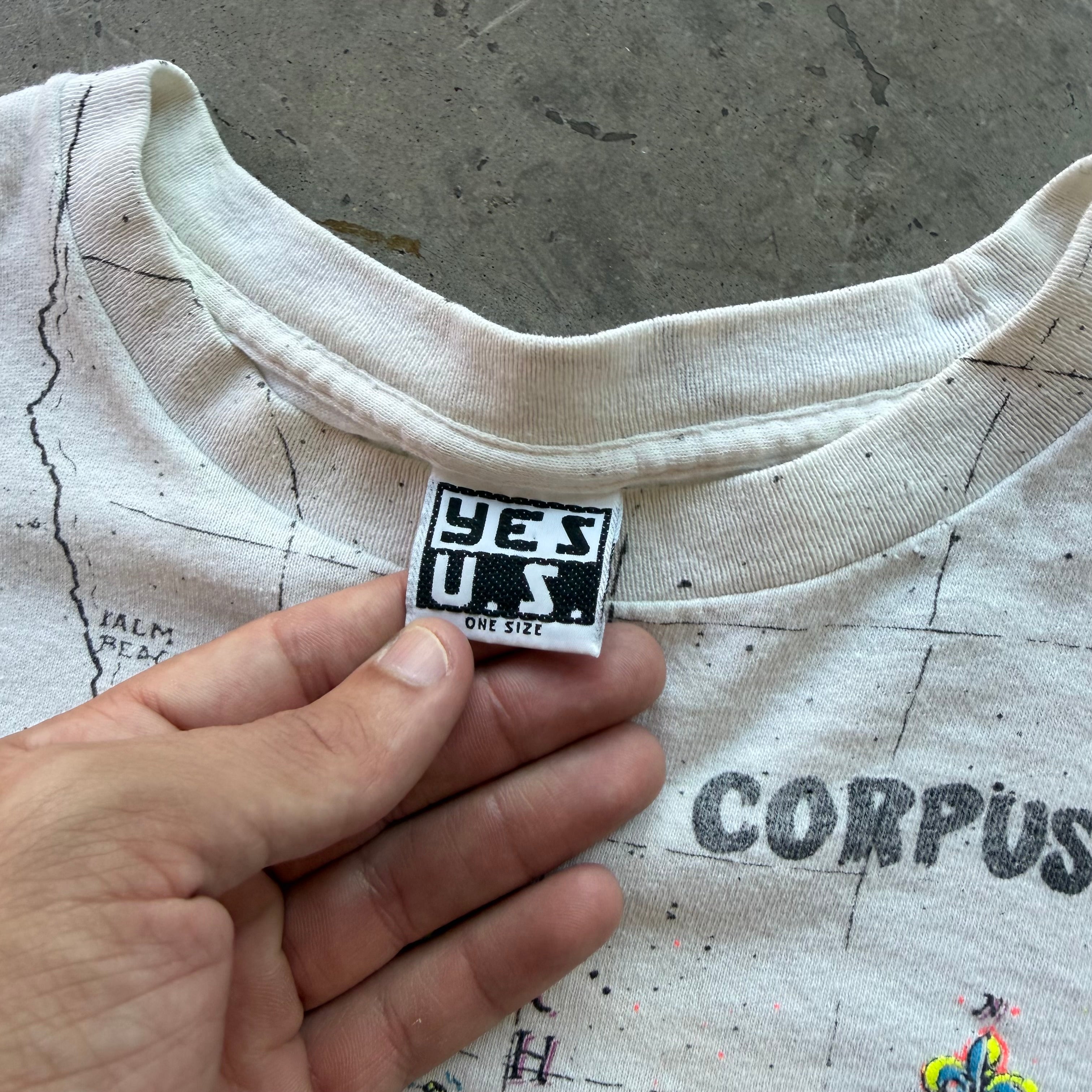 XL 90s Island AOP Tee