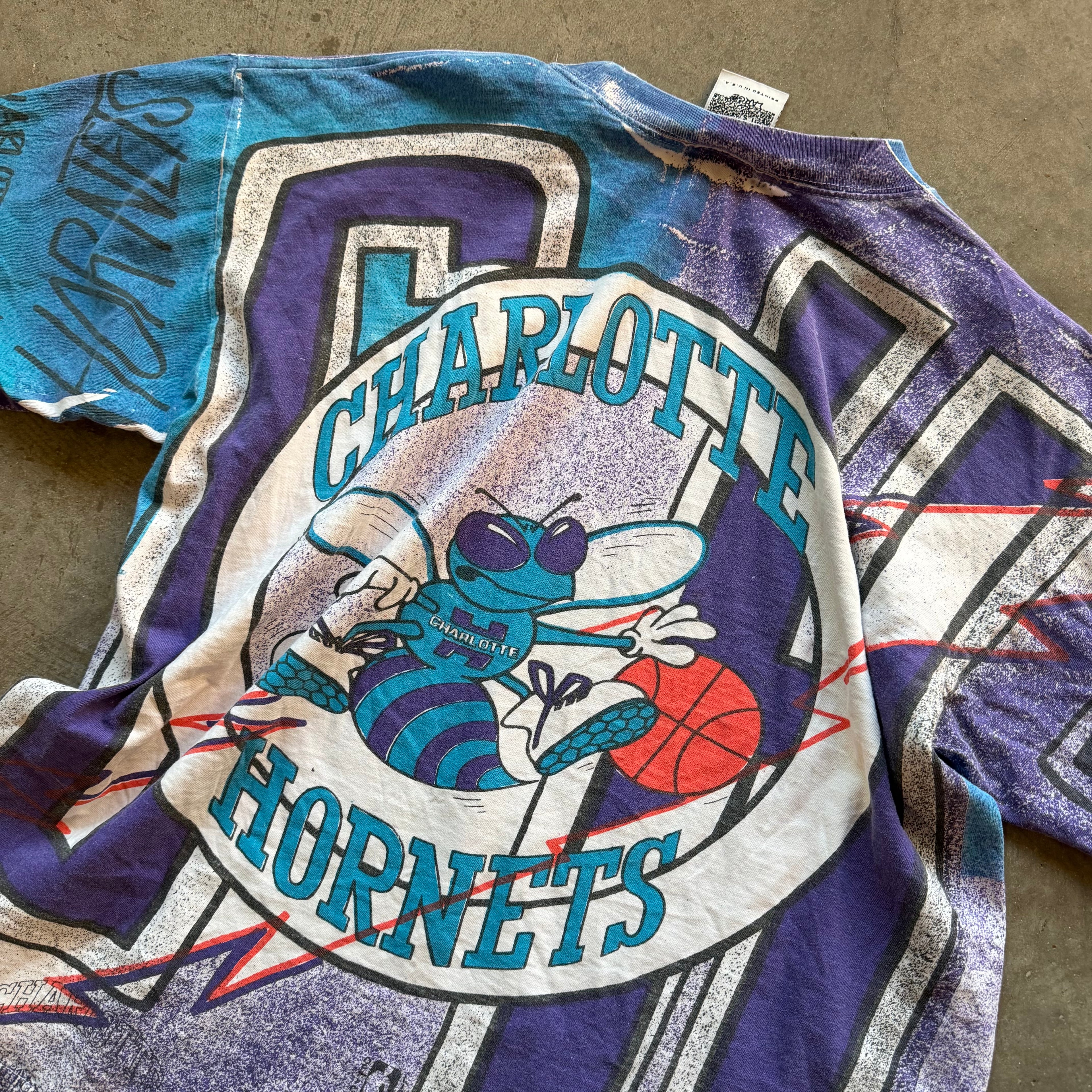 L 90s Charolette Hornets Magic Johnson Tee