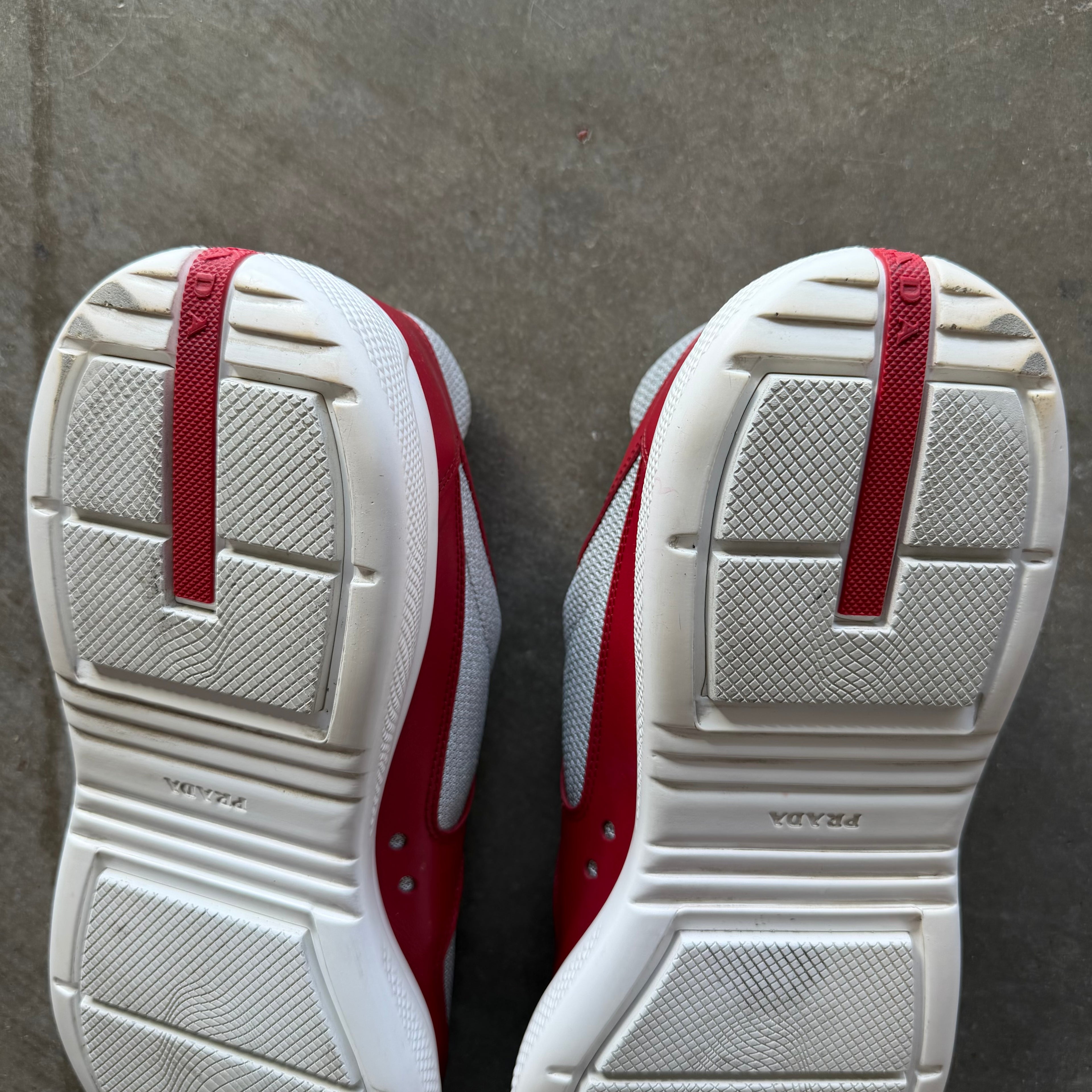 13 Prada America Cup Red