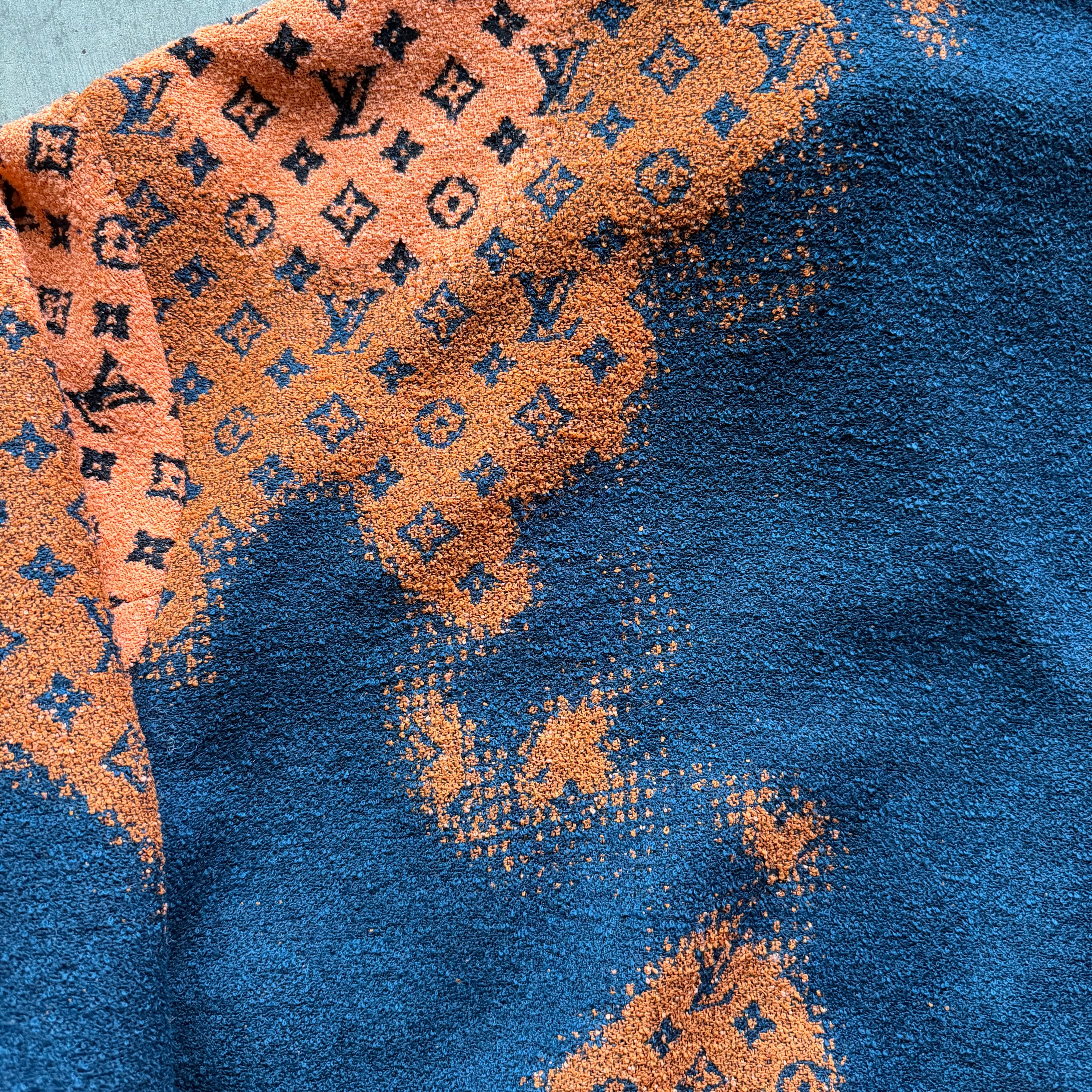 L Louis Vuitton Monogram Globe Fleece SS24