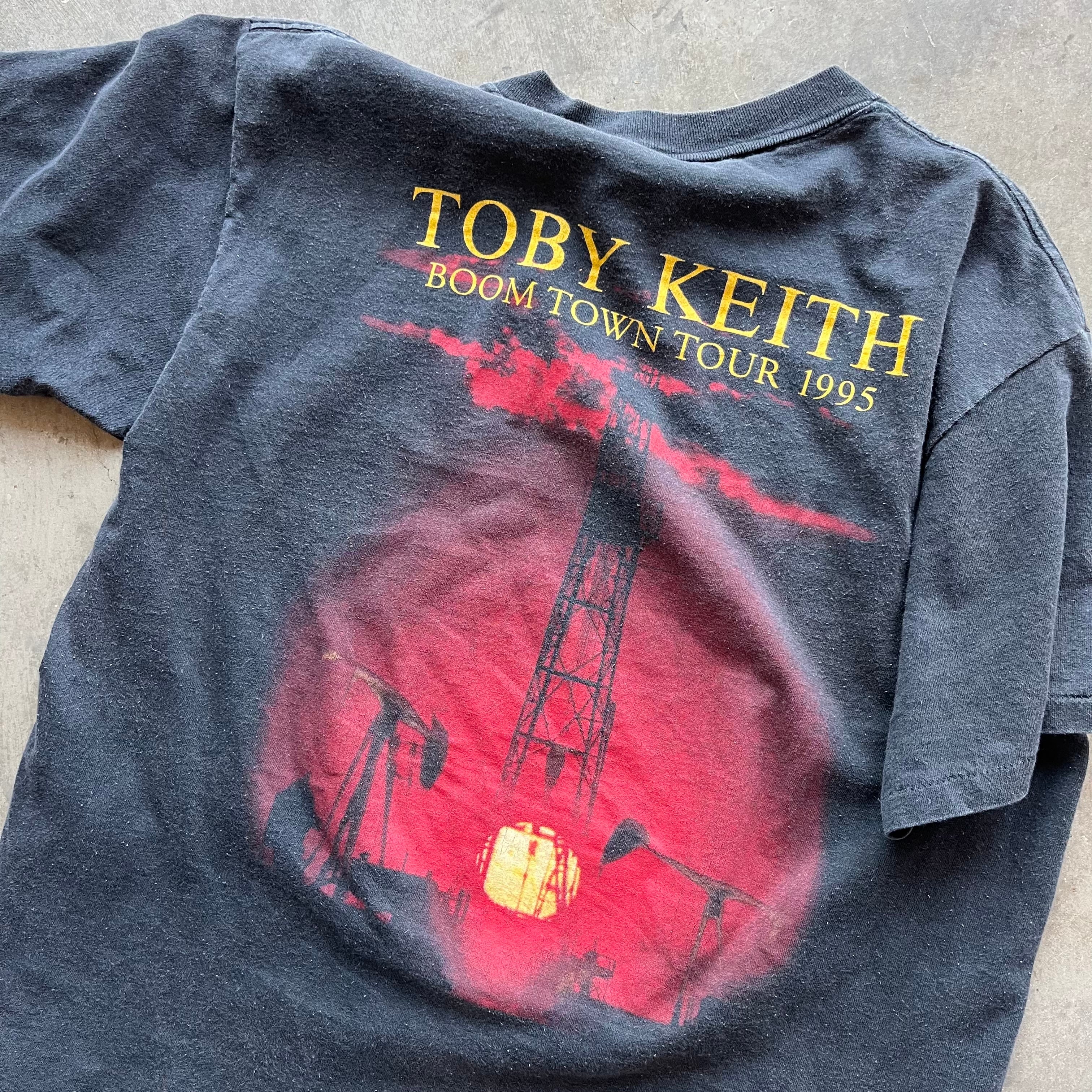L 95 Toby Kieth Tee
