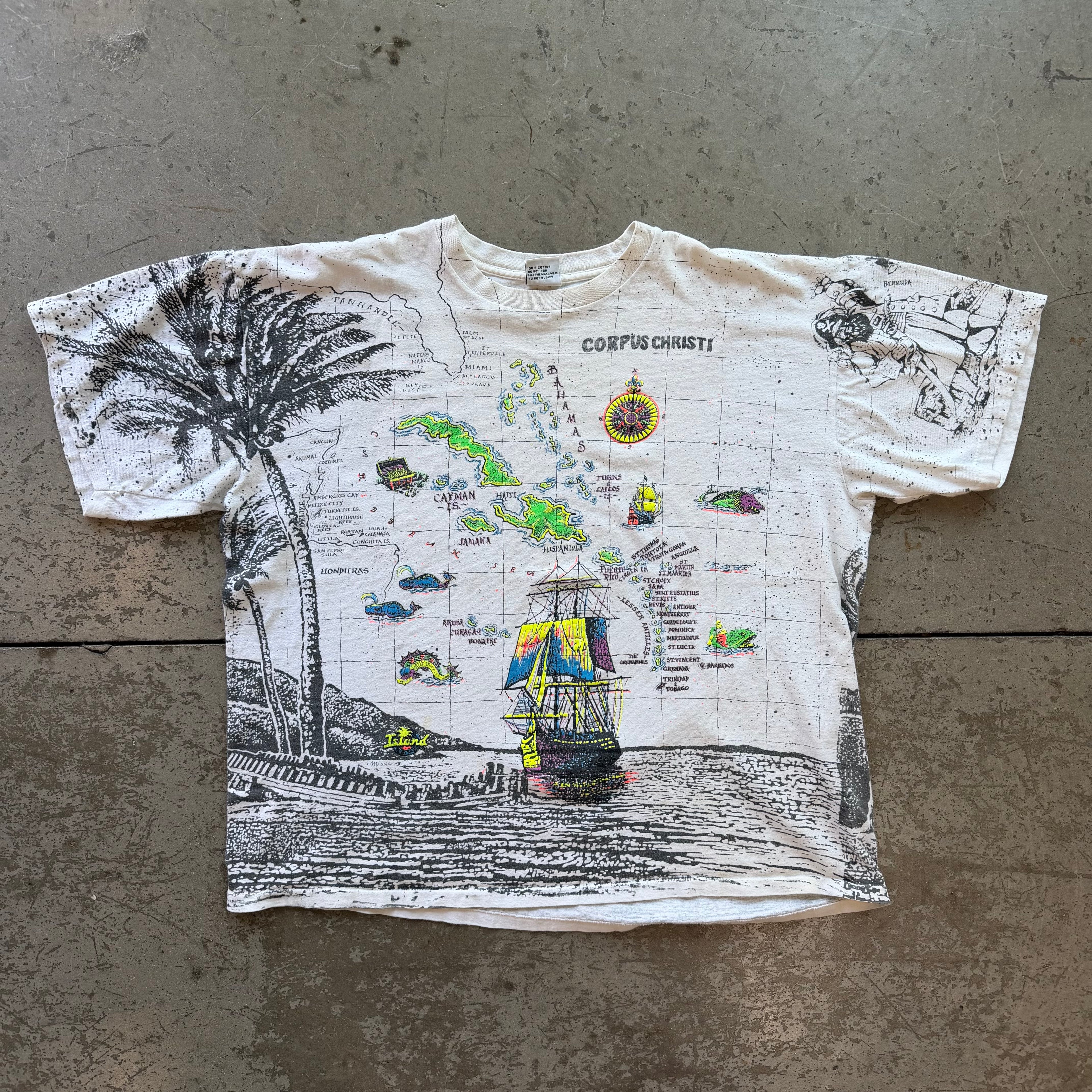 XL 90s Island AOP Tee