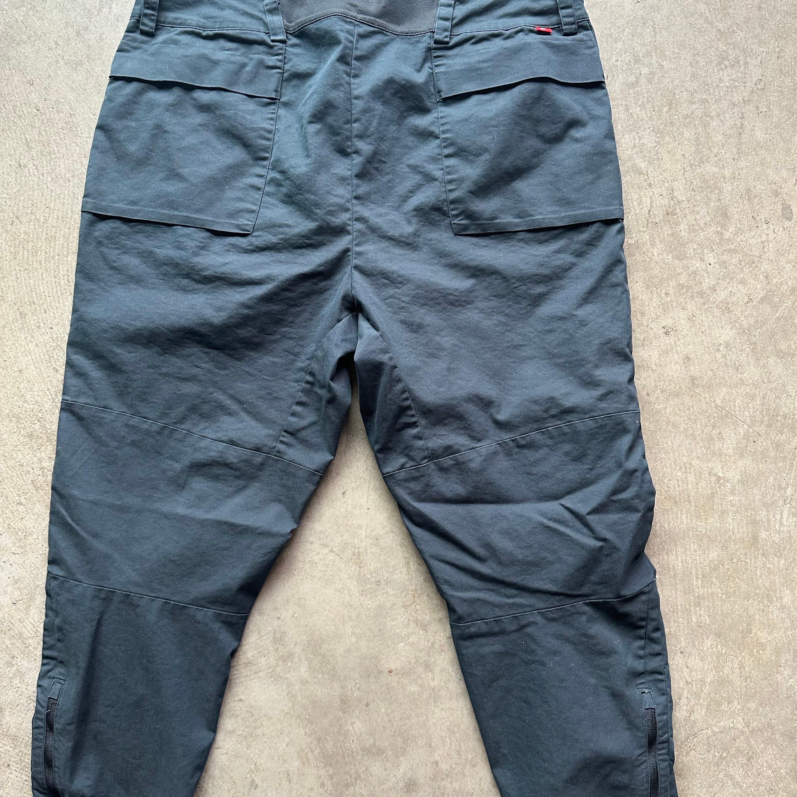 36w 00s Nike Skate Pants