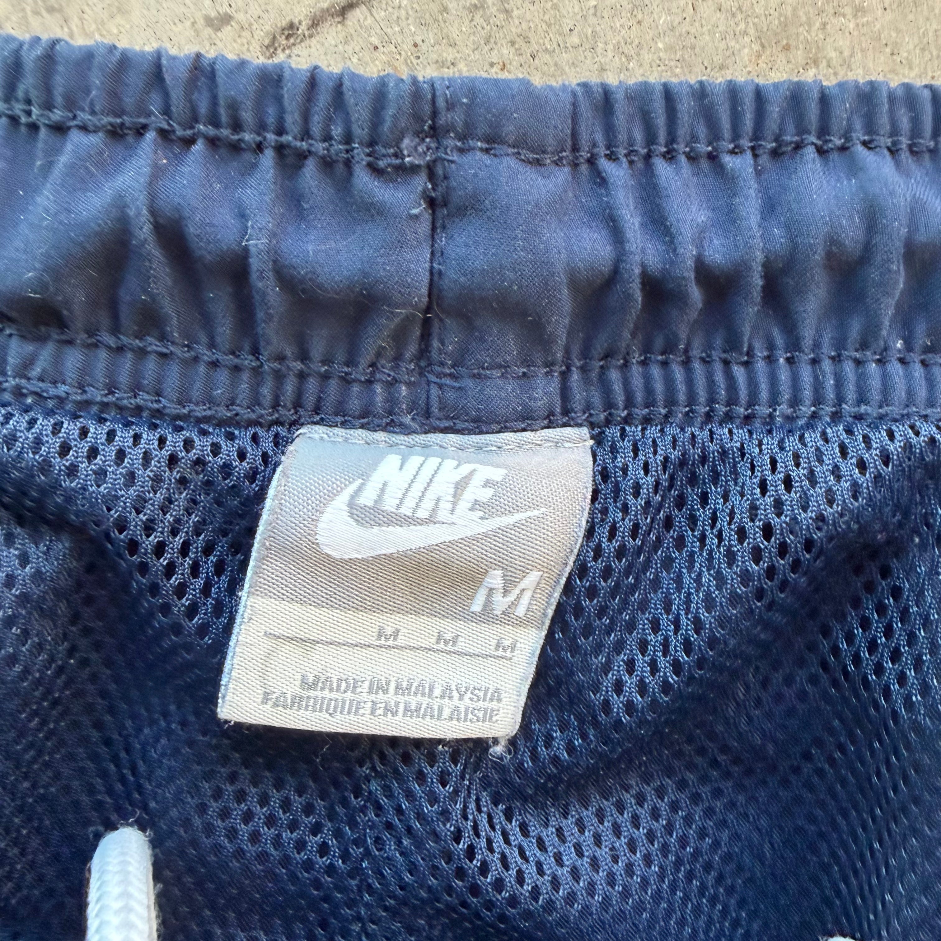 M 00s Navy Nike Track Pants