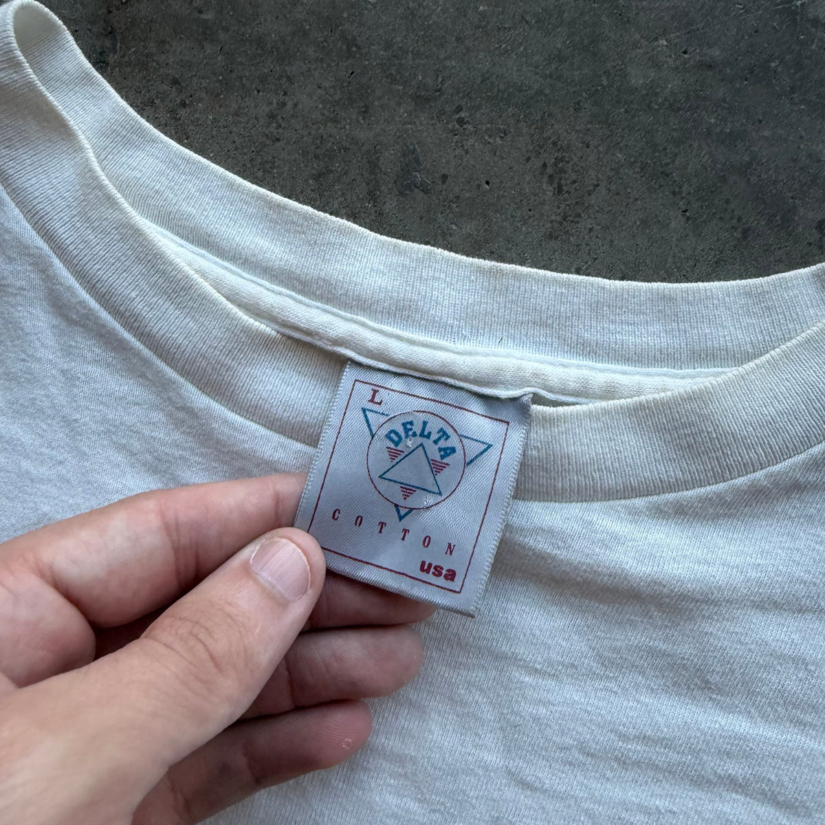 L 1990 Simpson Tee