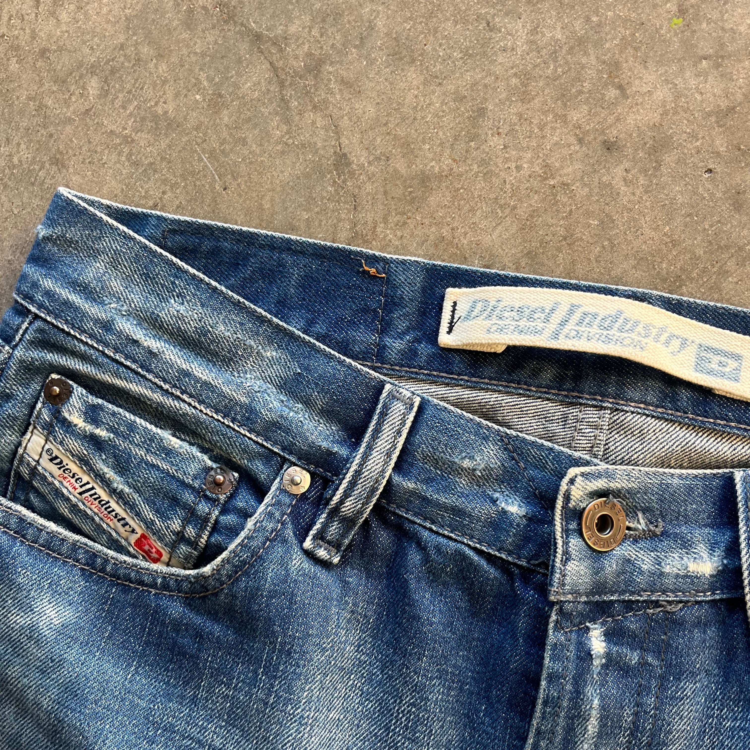 32x32 Ripped Diesel Jeans