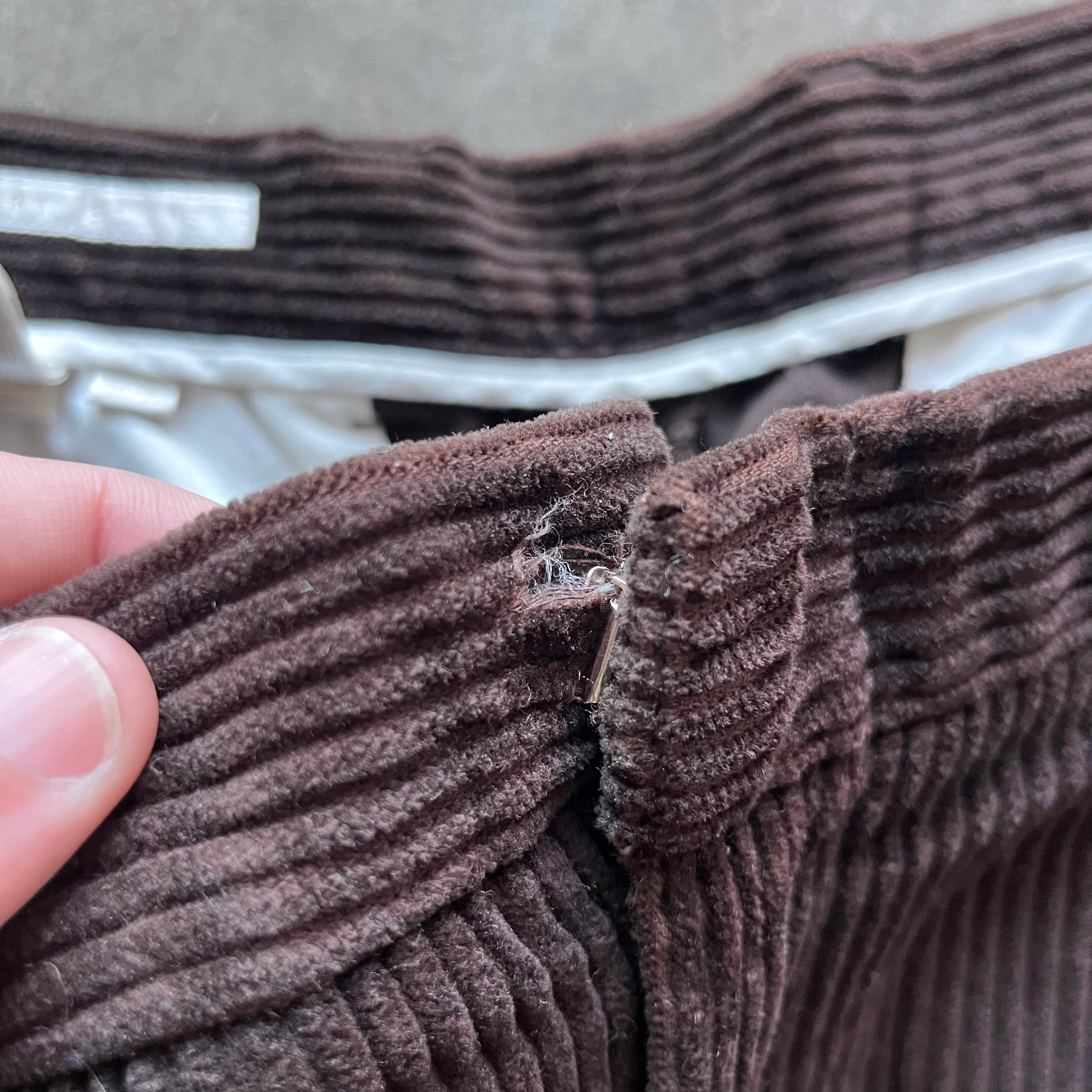 36x32 00s Corduroy Perry Ellis Pants