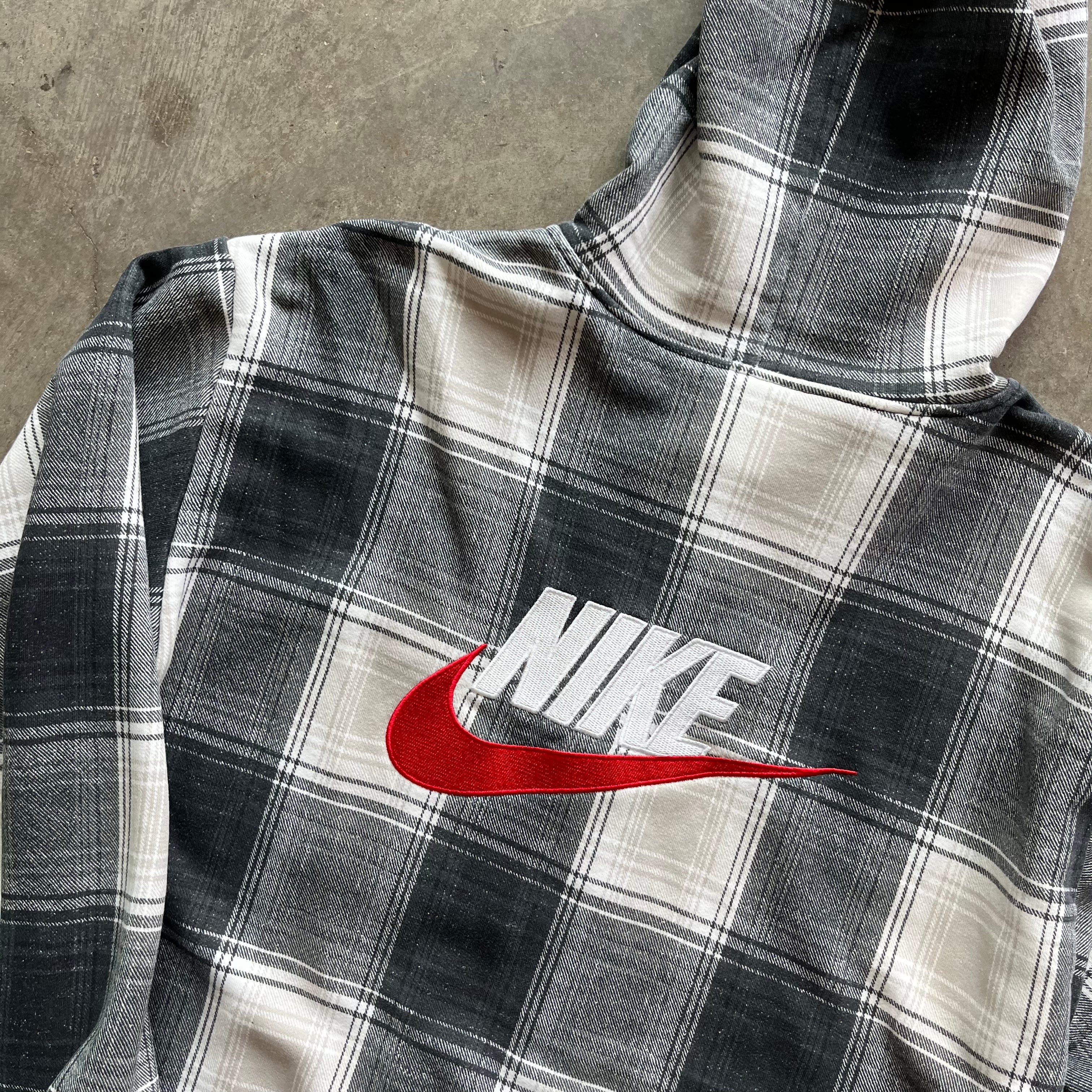 M FW18 Supreme Nike Plaid Hoodie