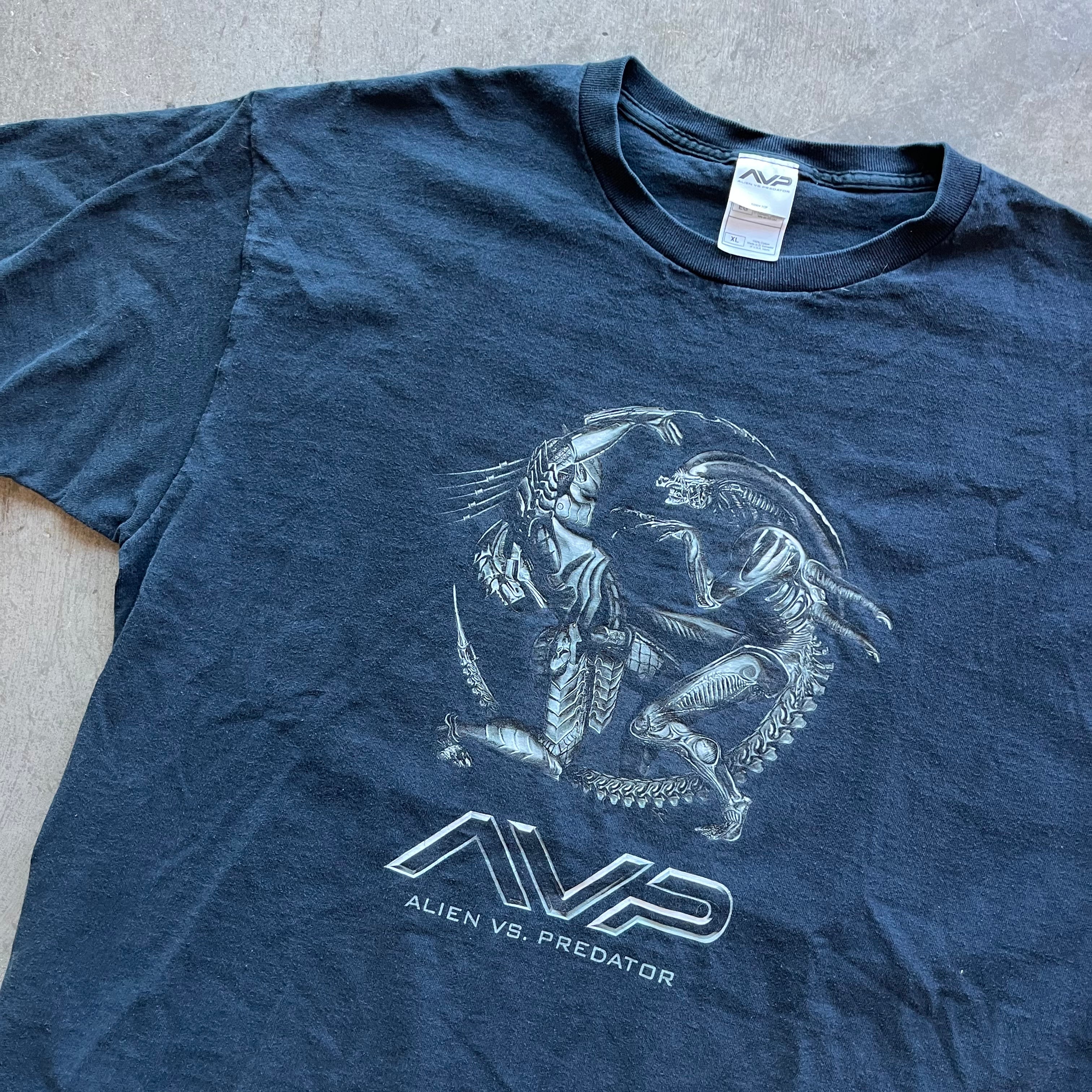 XL 04 Alien vs Predator Movie Tee