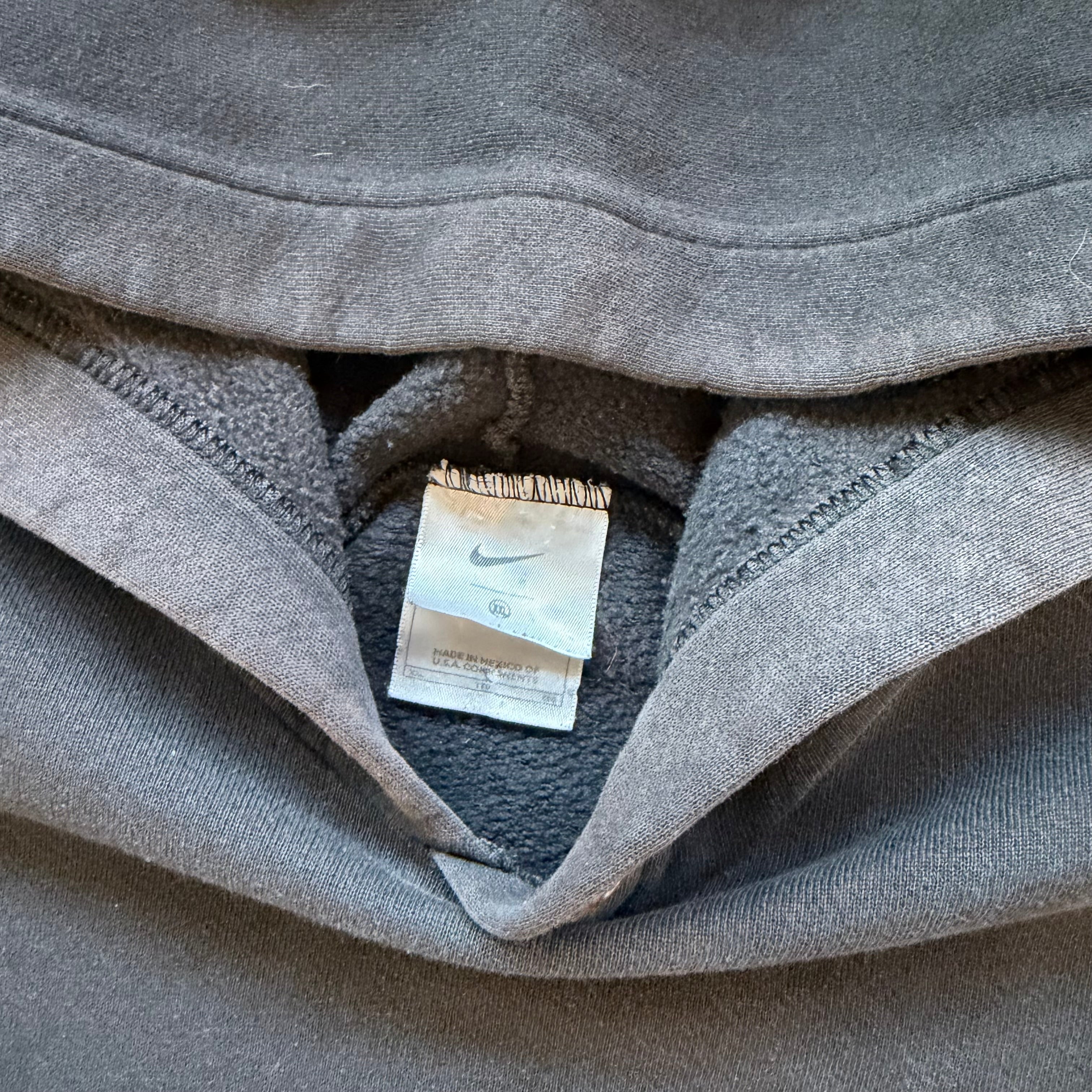 XXL 00s Black Nike Center Swoosh