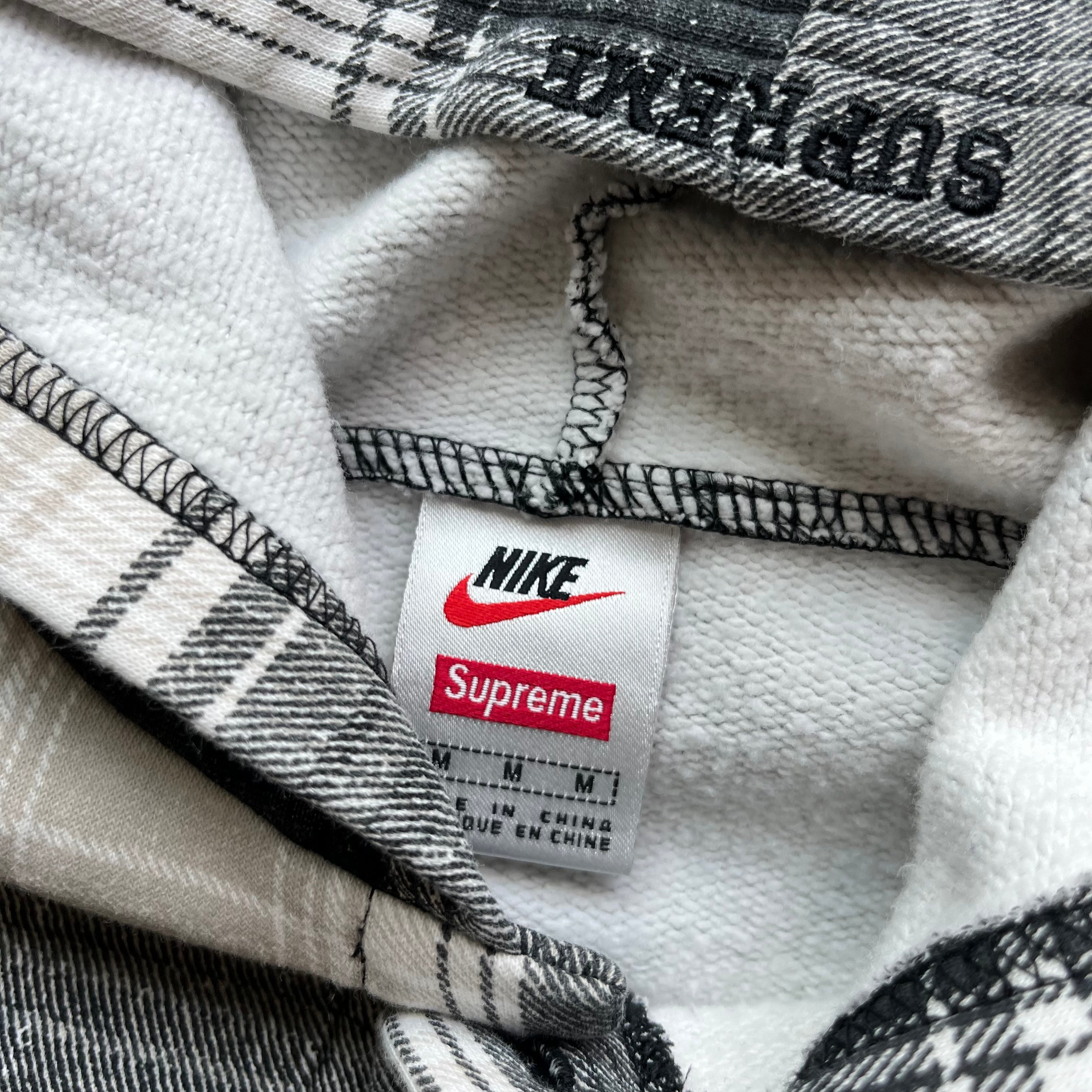 M FW18 Supreme Nike Plaid Hoodie