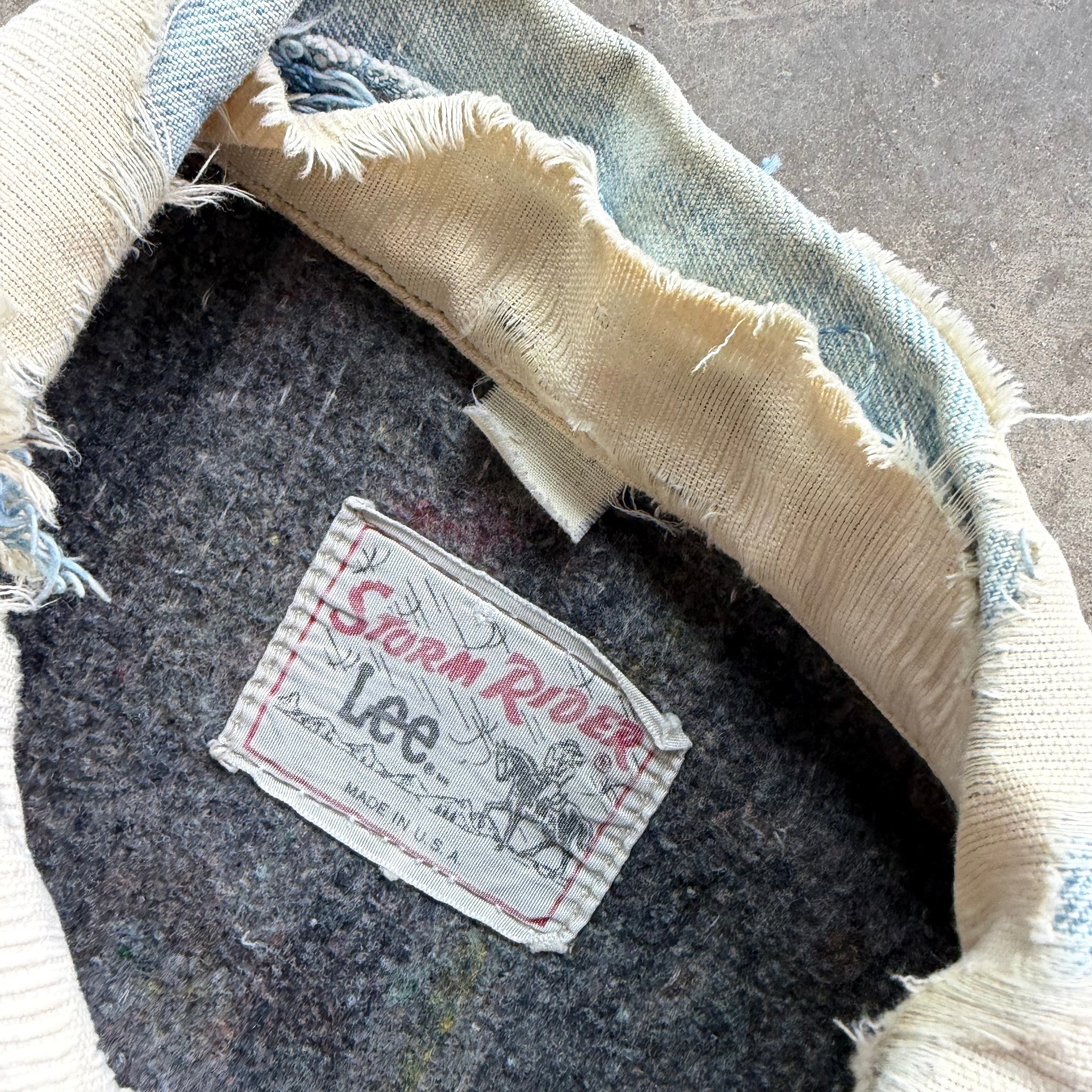 XL 1990s Lee Storm Rider Thrashed Denim Jacket