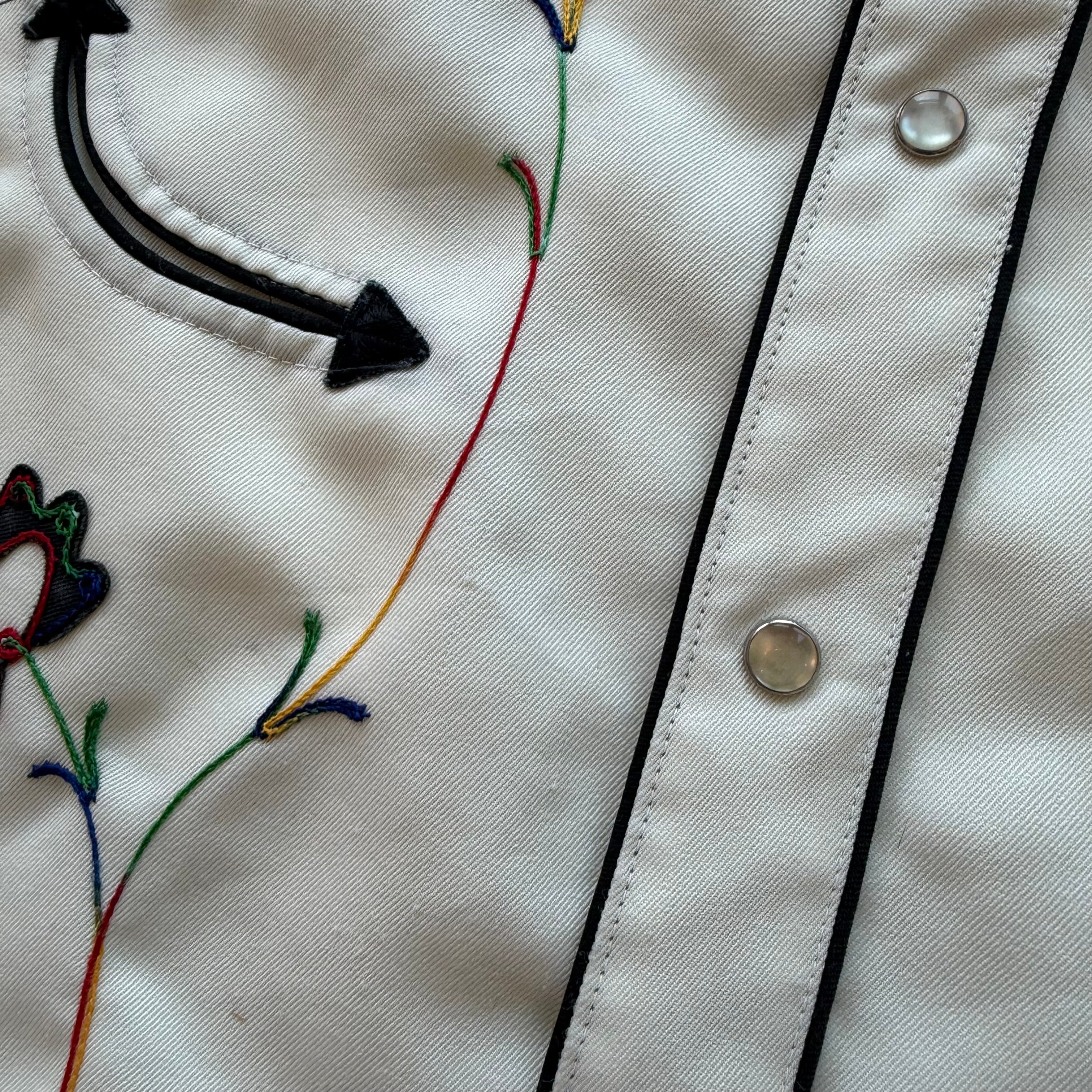 XL 80s H bar C Embroidered Pearl Snap