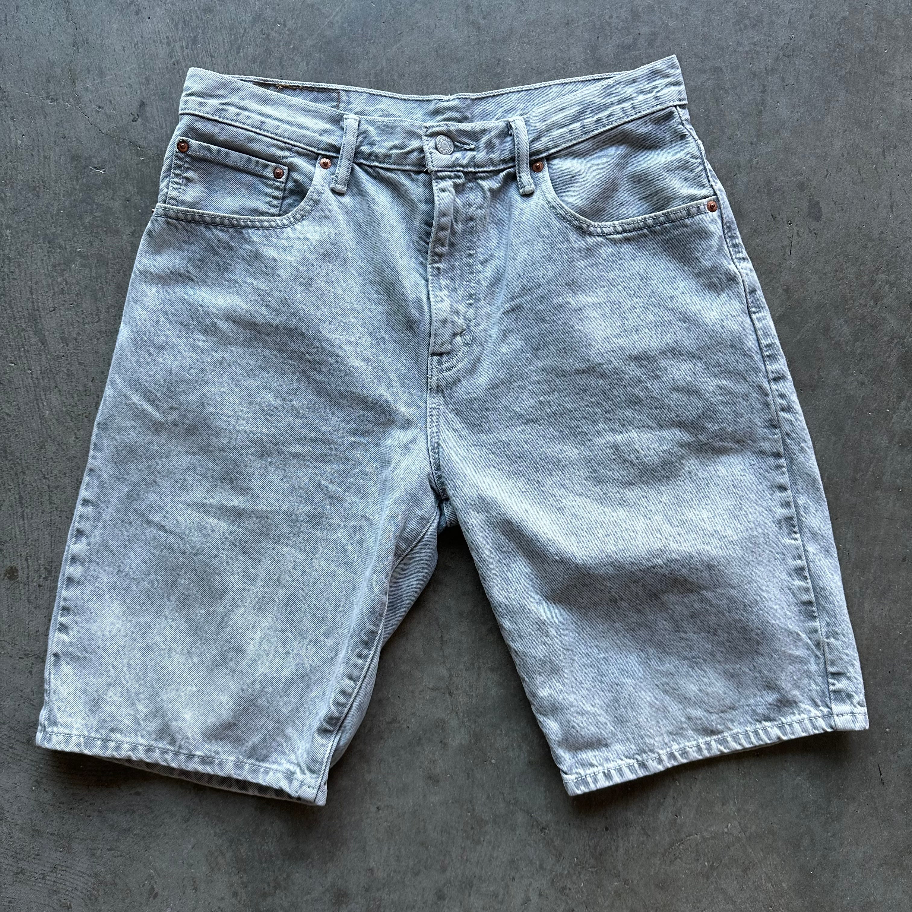 32w Grey Levis Shorts