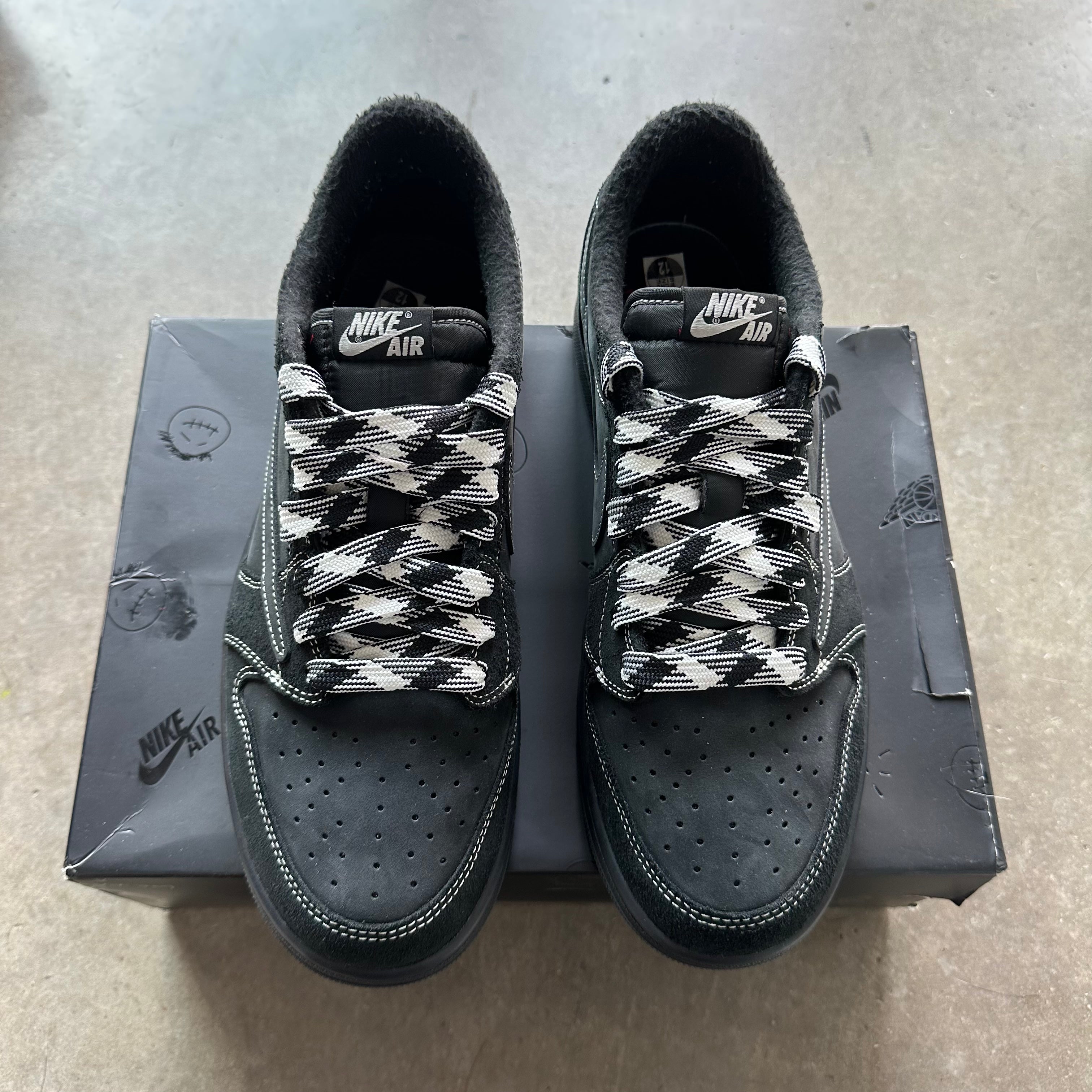 12 VNDS Travis Scott Jordan 1 Low Phantom
