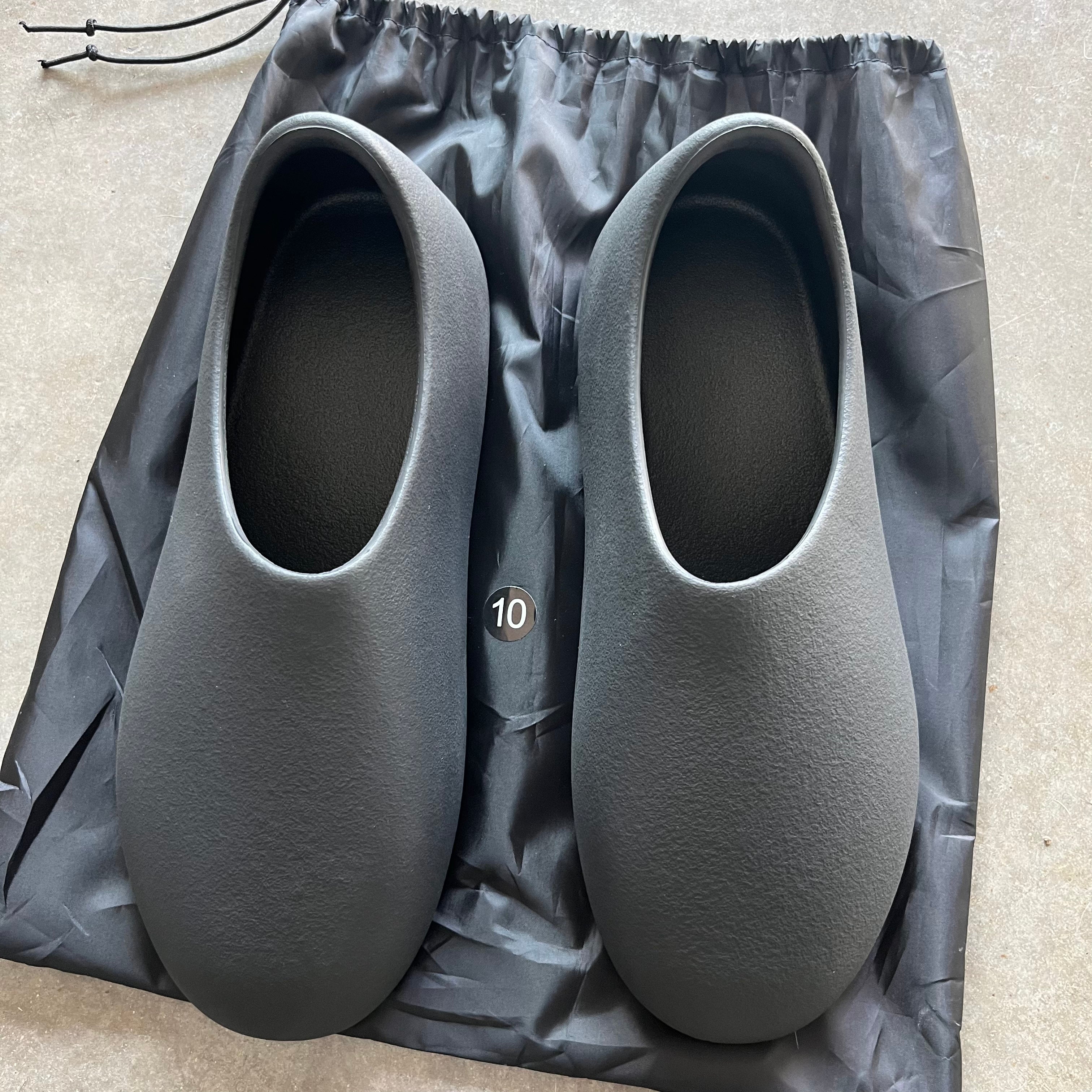 10 Brand New Yeezy SL-02