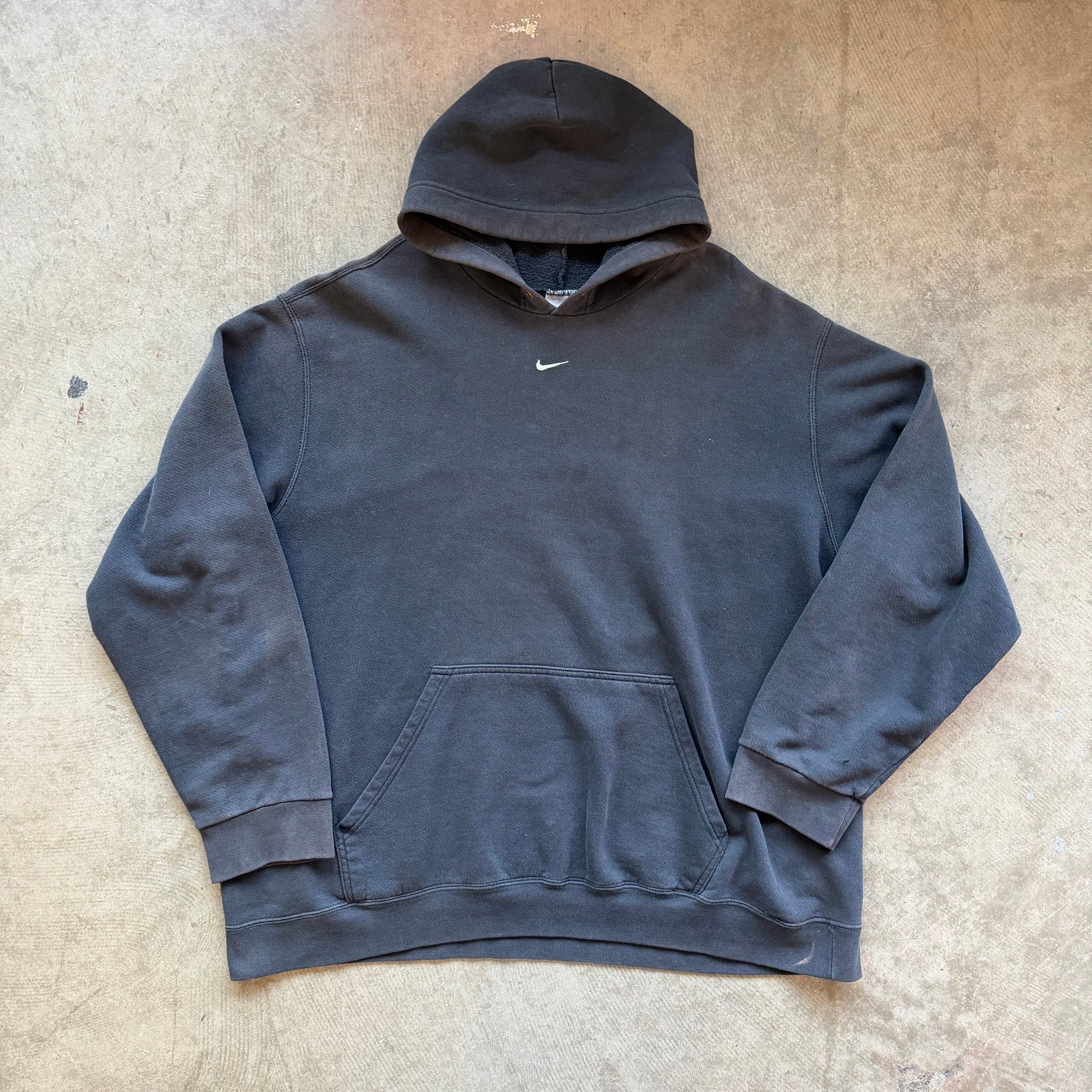 XXL 00s Black Nike Center Swoosh