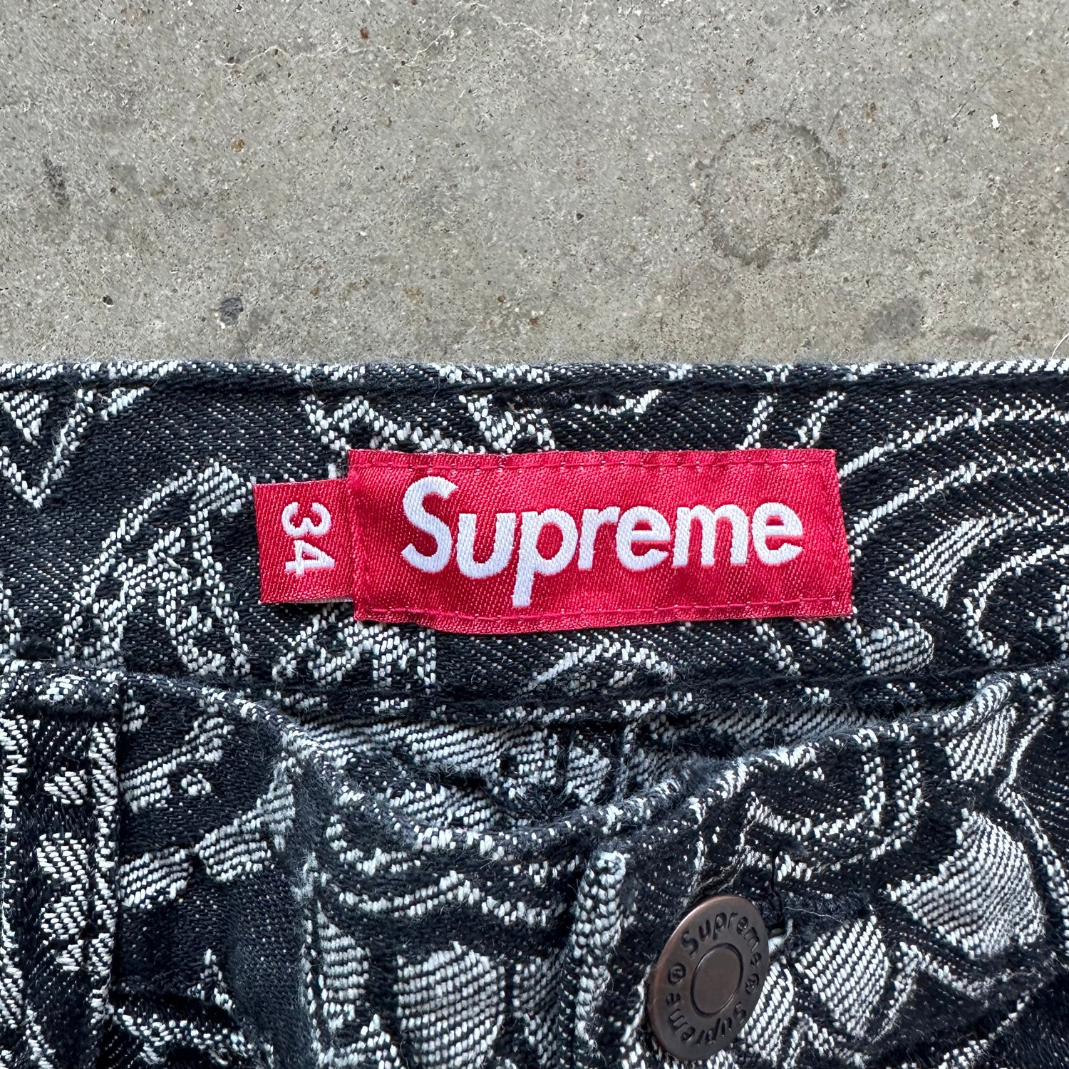 34w New Supreme Jacquard Paisley Pants