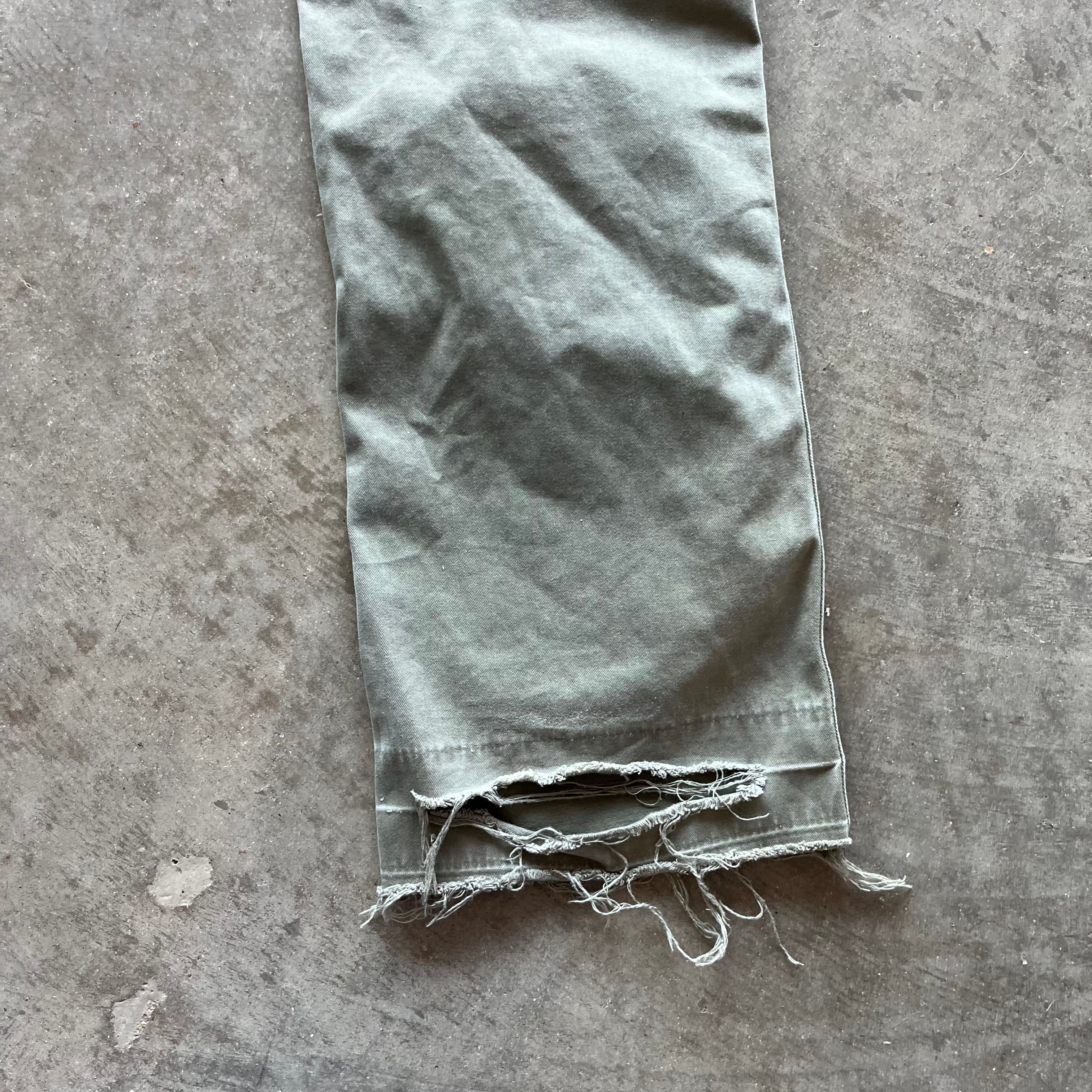 32x34 00s Olive Carhartt Pants