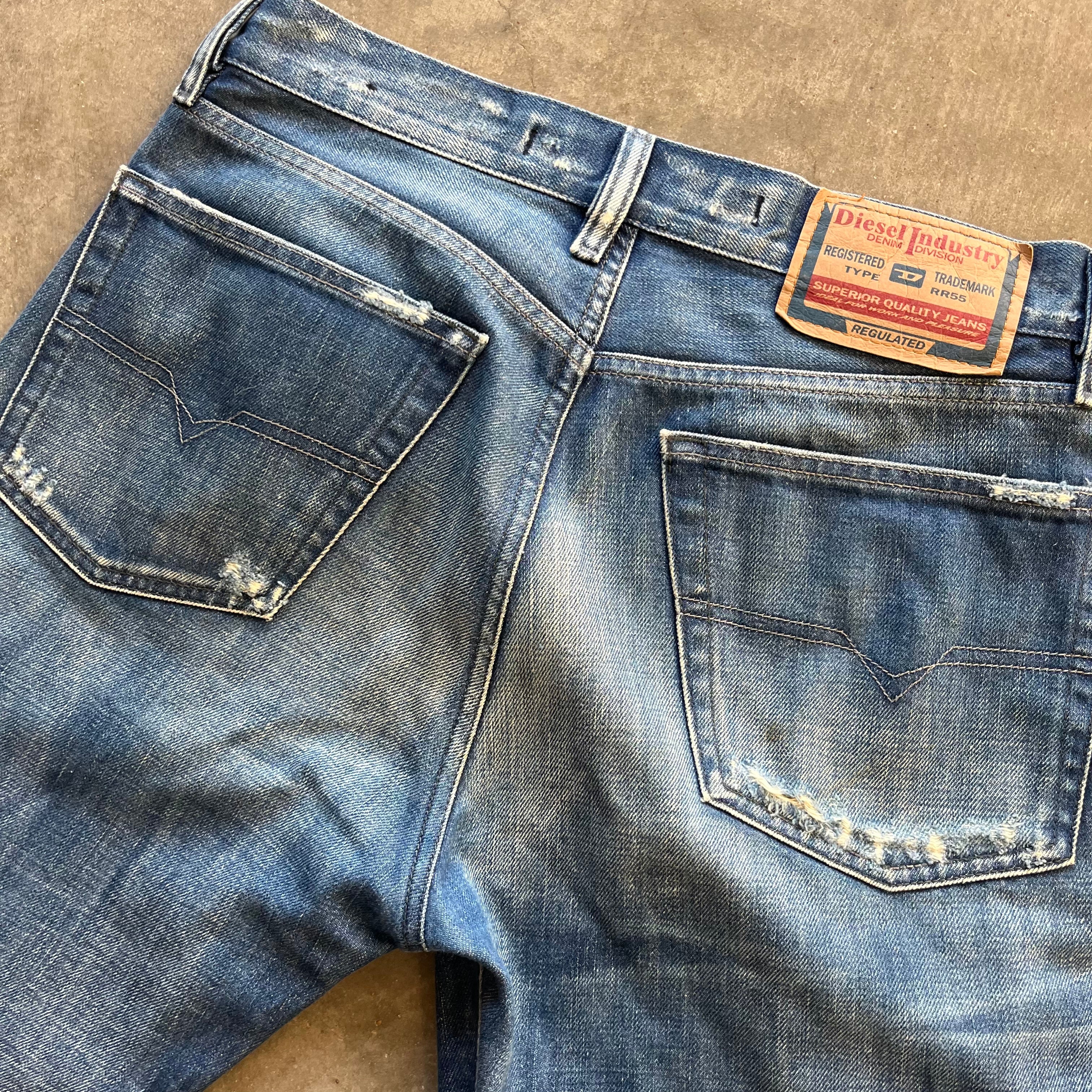 32x32 Ripped Diesel Jeans